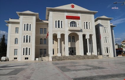 Muğla’da "rüşvet" soruşturmasından gözaltına alınan kaymakam koruması ve şoförü tutuklandı