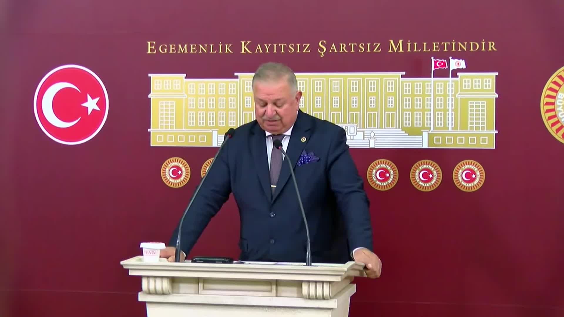 Meclis'teki yemin kavgası...Doğan Bekin: Babası yaşında bir vekile yumruk sallayan bu tip vekillerin burada görev alması utanç vericidir