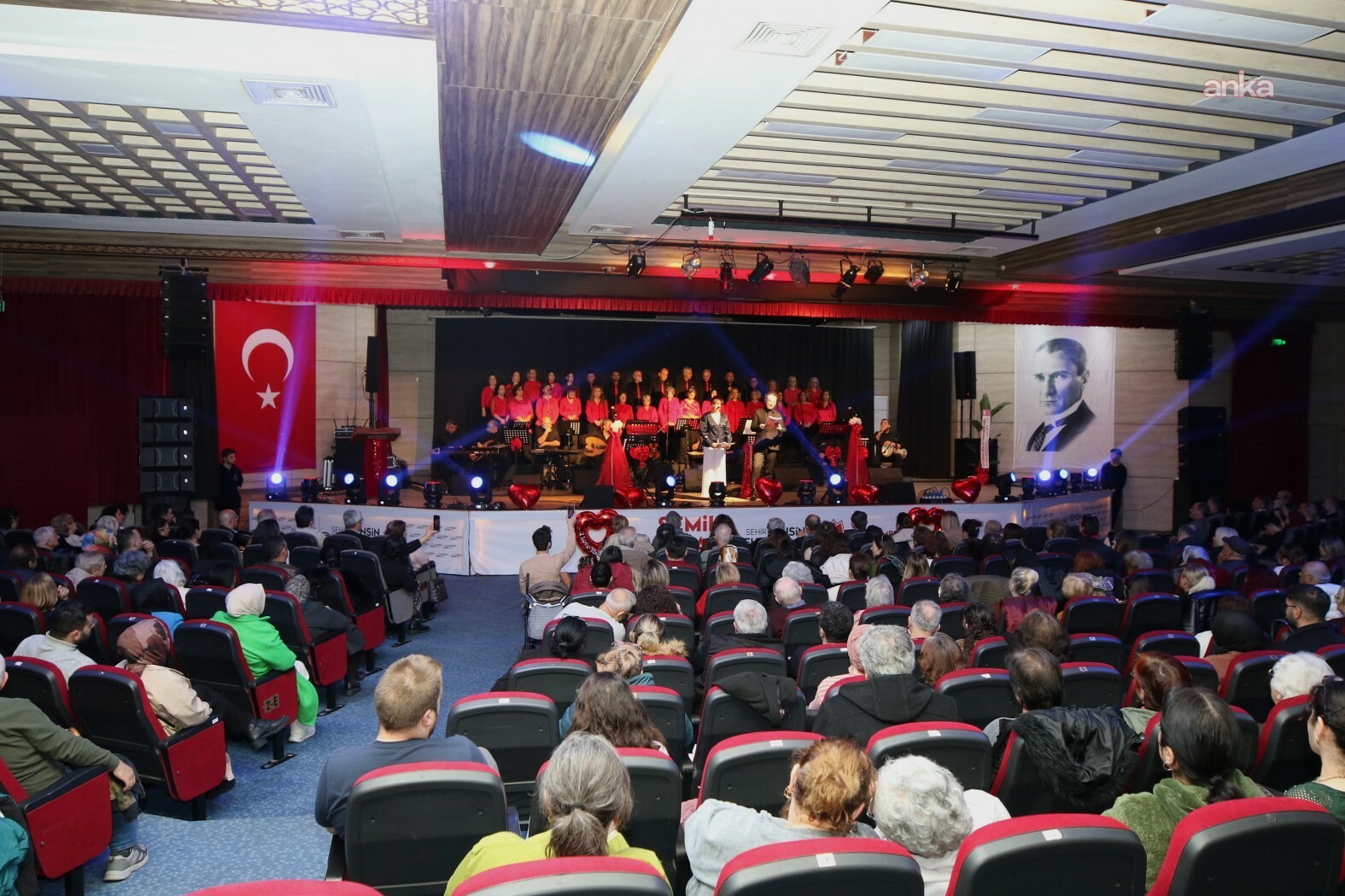 Yunusemre Belediyesi'nden "Sevgililer Günü Konseri"