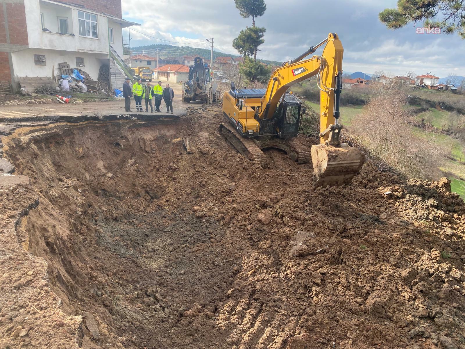 Bursa Büyükşehir Belediyesi ekipleri heyelan ve göçüklere müdahale etti
