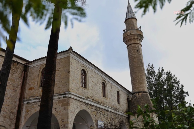 Çeşme Belediyesi'nden ramazan öncesi camilerde kapsamlı temizlik