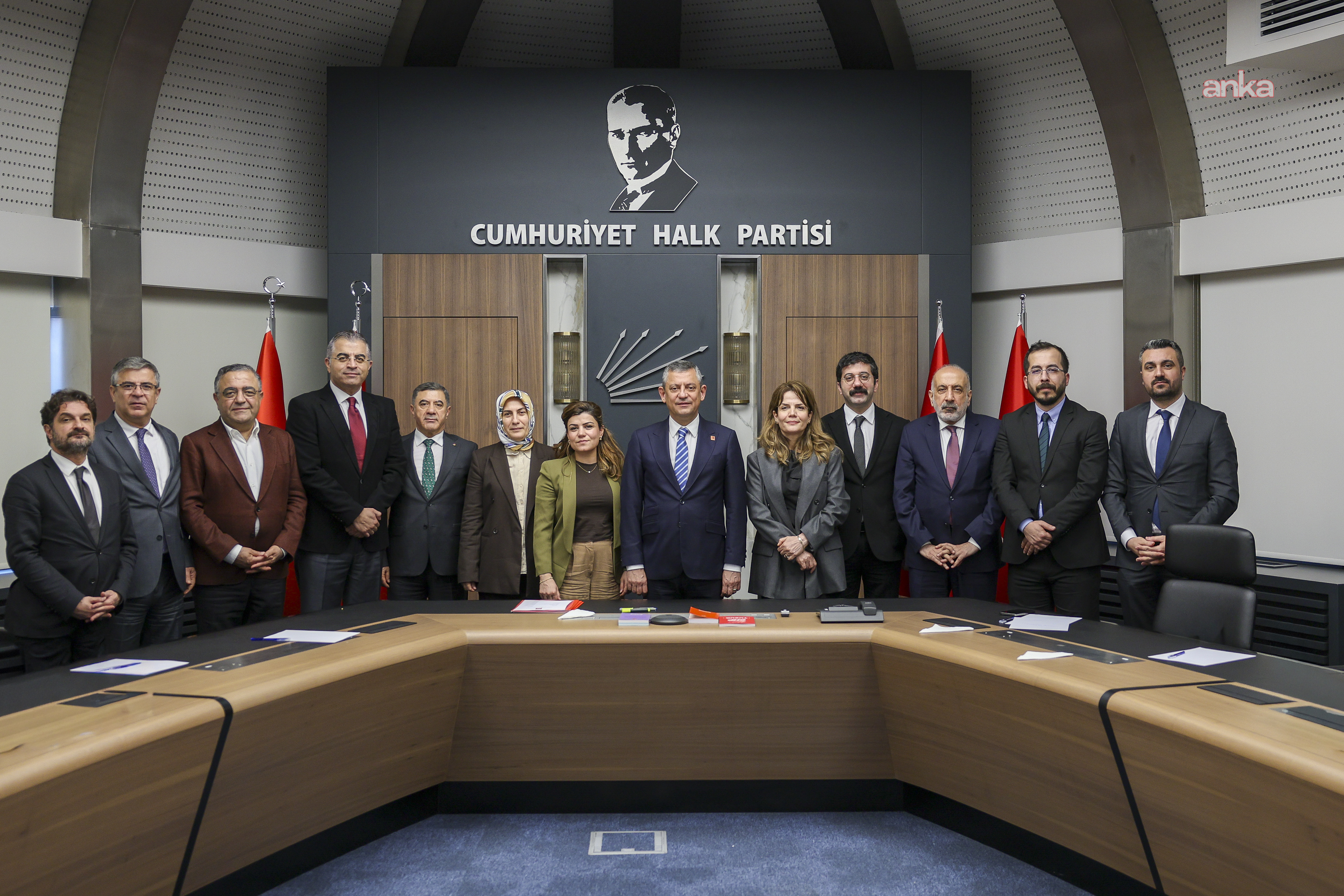 Özgür Özel, Diyarbakır Kent Koruma ve Dayanışma Platformu temsilcileri ile bir araya geldi