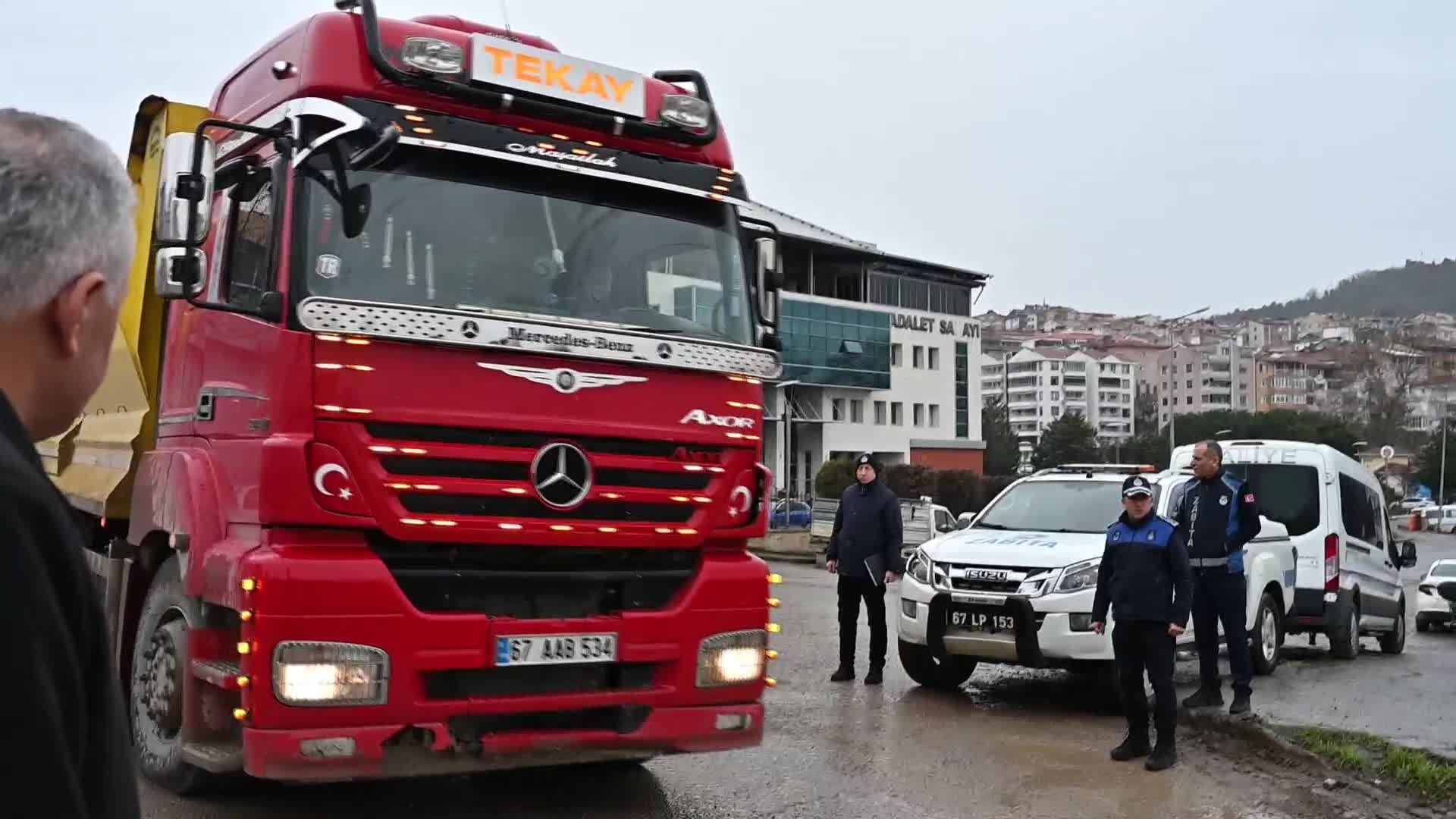 Karadeniz Ereğli'de hafriyat krizine müdahale: Çamurlu kamyonlar durduruldu, sürücüler uyarıldı