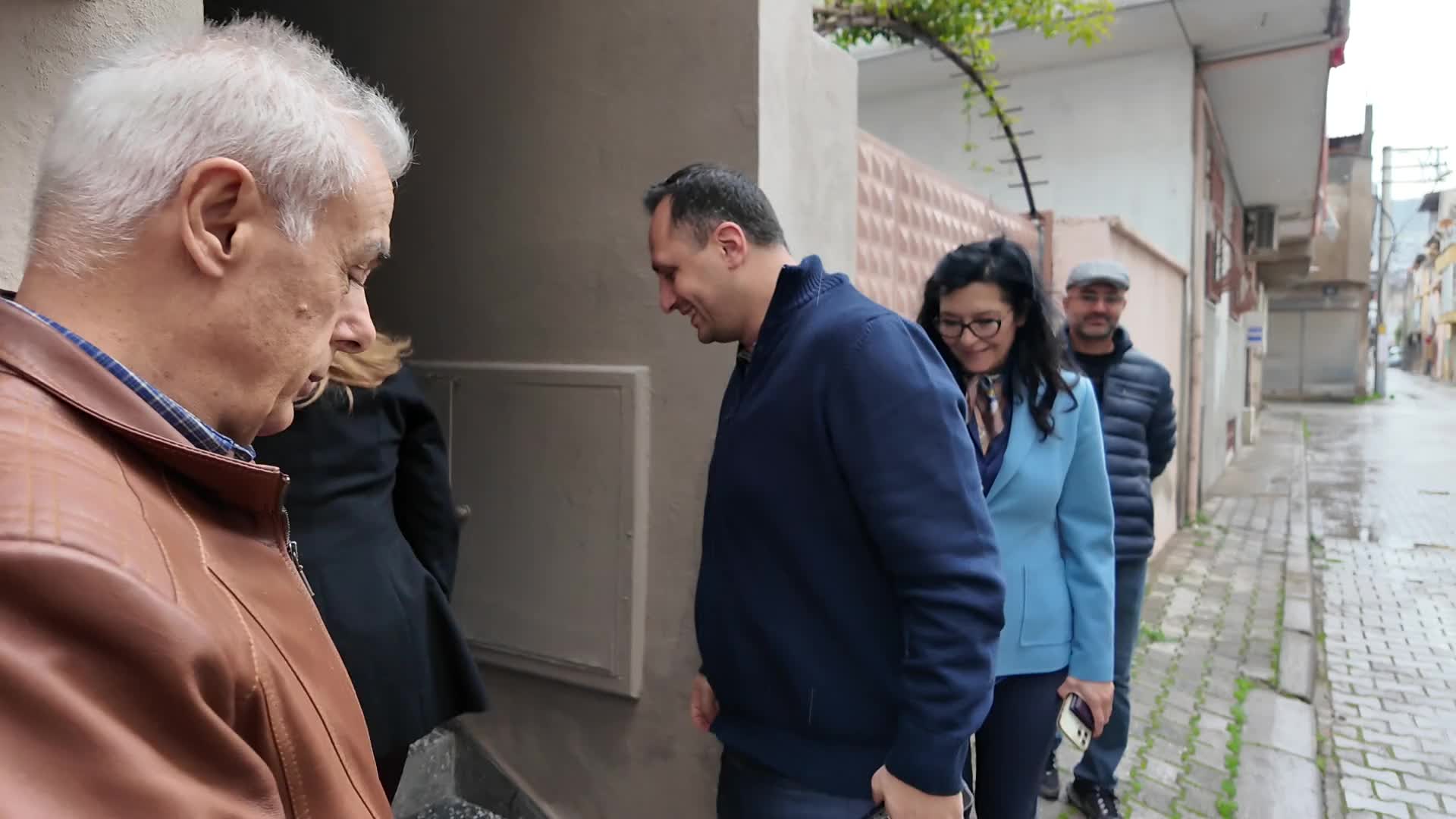 Bornova Belediye Başkanı Eşki, evde bakım hizmeti alan yurttaşlarla bir araya geldi
