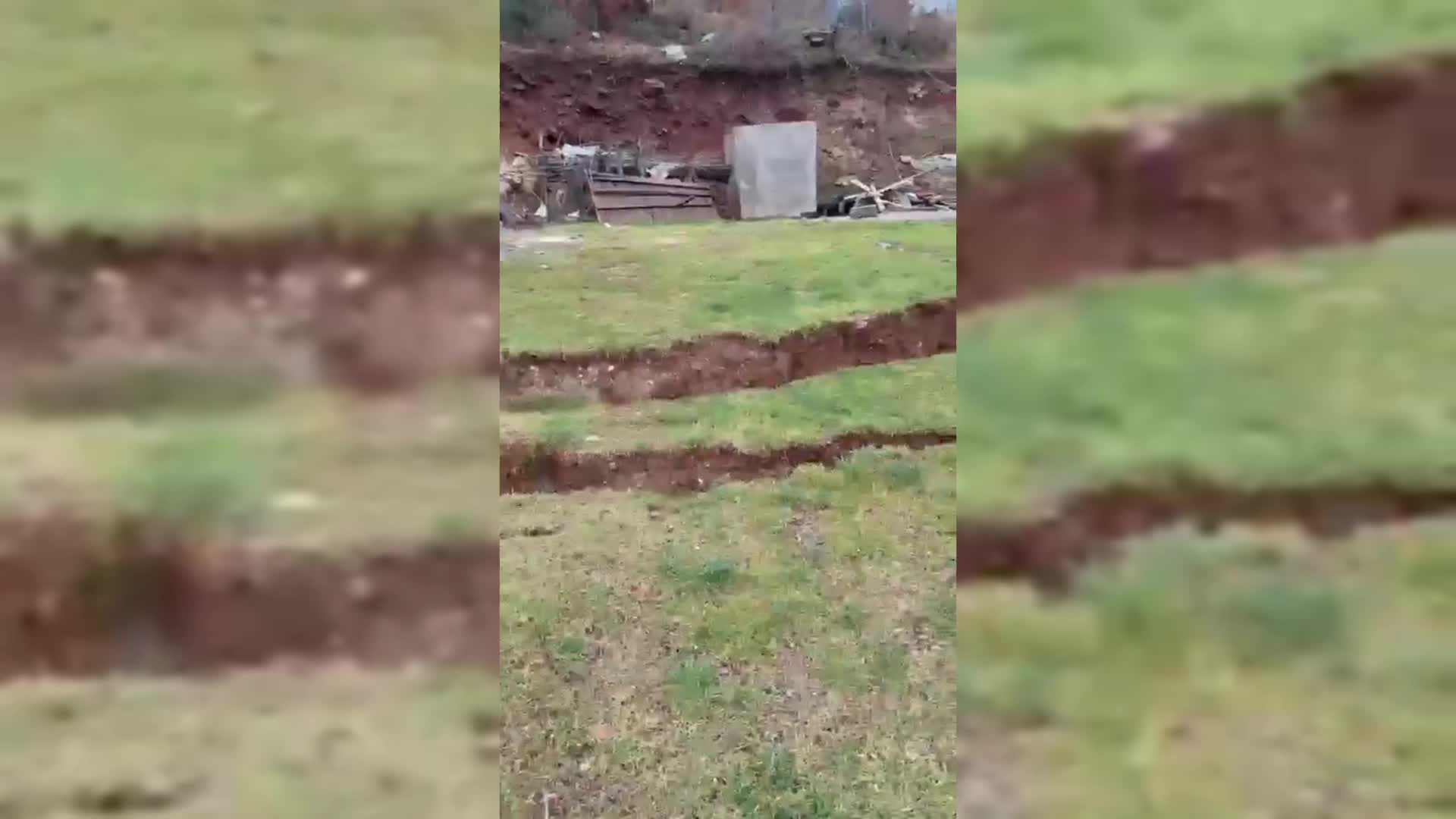 Osmaniye Düziçi'nde şiddetli yağış sebebiyle toprak kayması yaşandı
