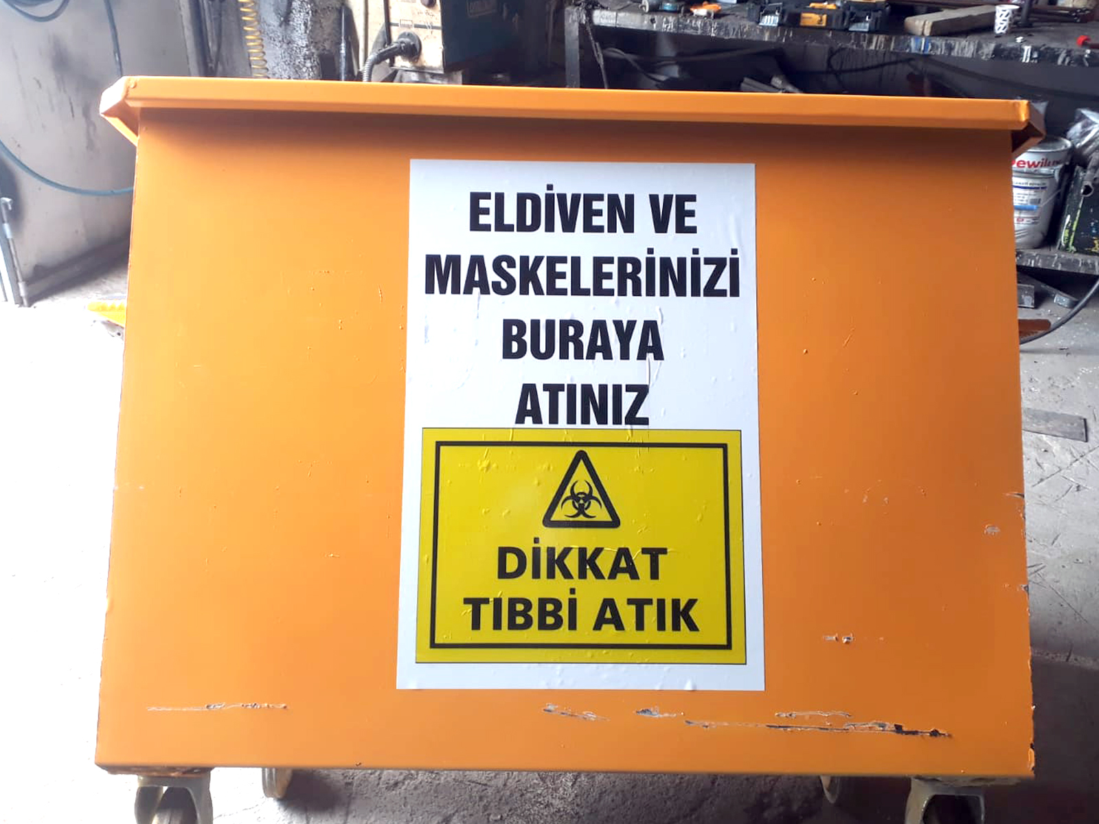 BURDUR BELEDİYESİ'NDEN PAZARLARA TIBBİ ATIK KONTEYNERİ