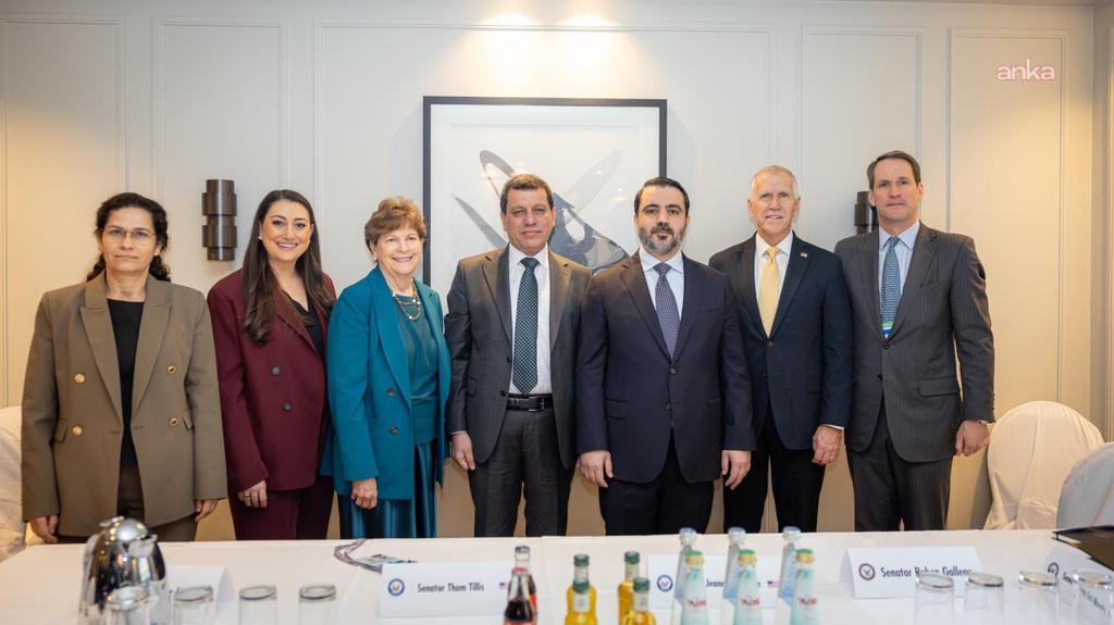 Suriye Dışişleri Bakanı Şeybani ve SDG Lideri Abdi, Münih’te ABD Kongresi üyeleriyle görüştü