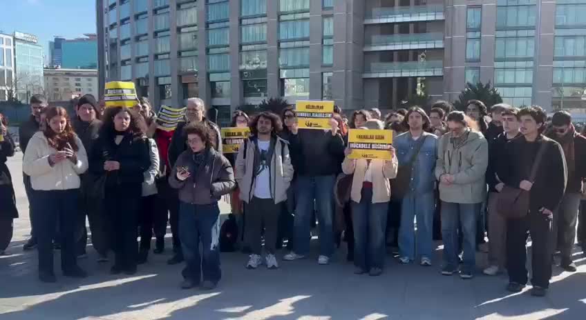 Boğaziçi'nde dün gözaltına alınan iki öğrenci serbest bırakıldı