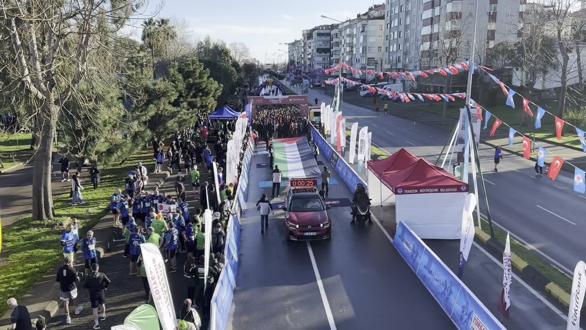 VakıfBank 46’ıncı Uluslararası Trabzon Yarı Maratonu koşuldu