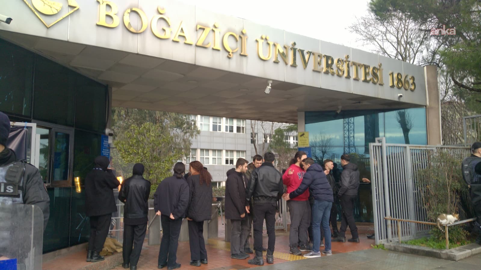 Boğaziçi Üniversitesi mezunlarından, rektörlük uygulamalarına ve Cumhurbaşkanı Erdoğan'ın ziyaretine ilişkin bildiri