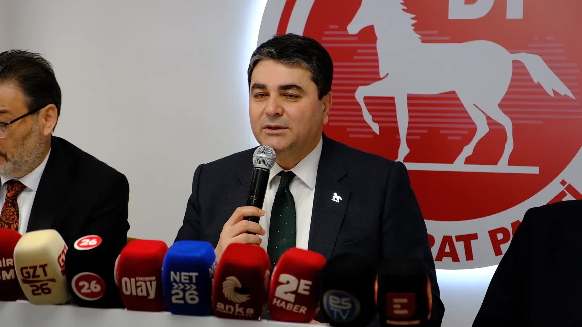 Gültekin Uysal'dan, Devlet Bahçeli'ye tepki: “Dün ip atanlar bugün havlu atmıştır”