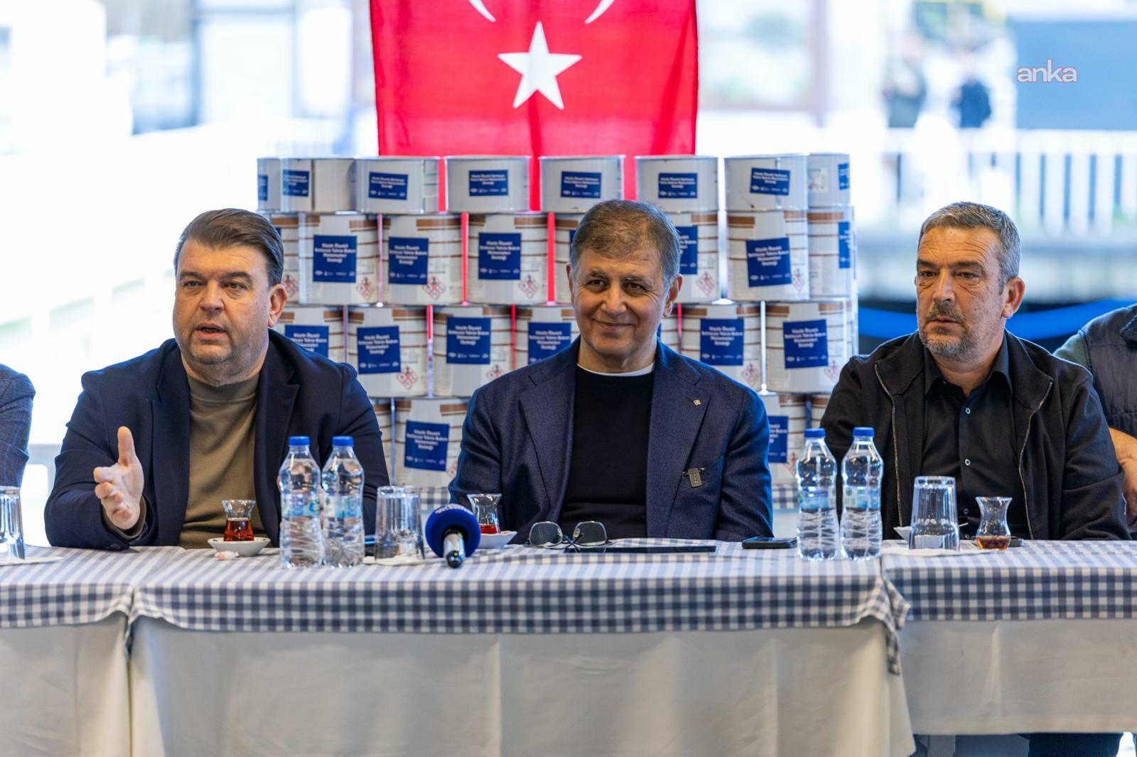 İzmir Büyükşehir Belediyesi'nden küçük ölçekli balıkçıya dayanışma eli... Başkan Tugay: “Görevler gelip geçici ama dayanışma kalıcıdır"