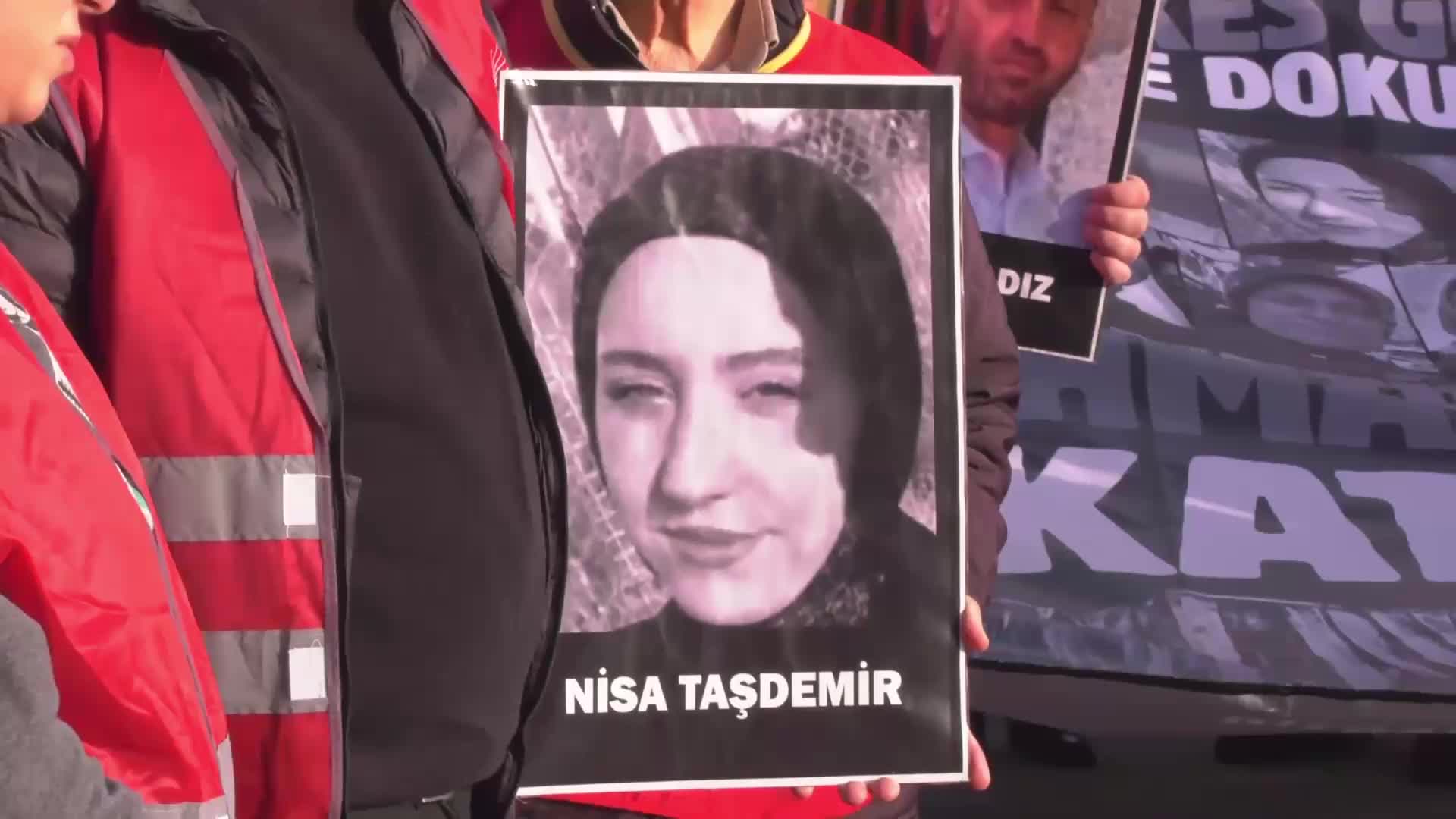 Dilovası kozmetik fabrikası faciasının 100. günü... Aileler: Adalet nerede? Niye kaçıyorlar? Niye hiç kimse cezasını çekmiyor?