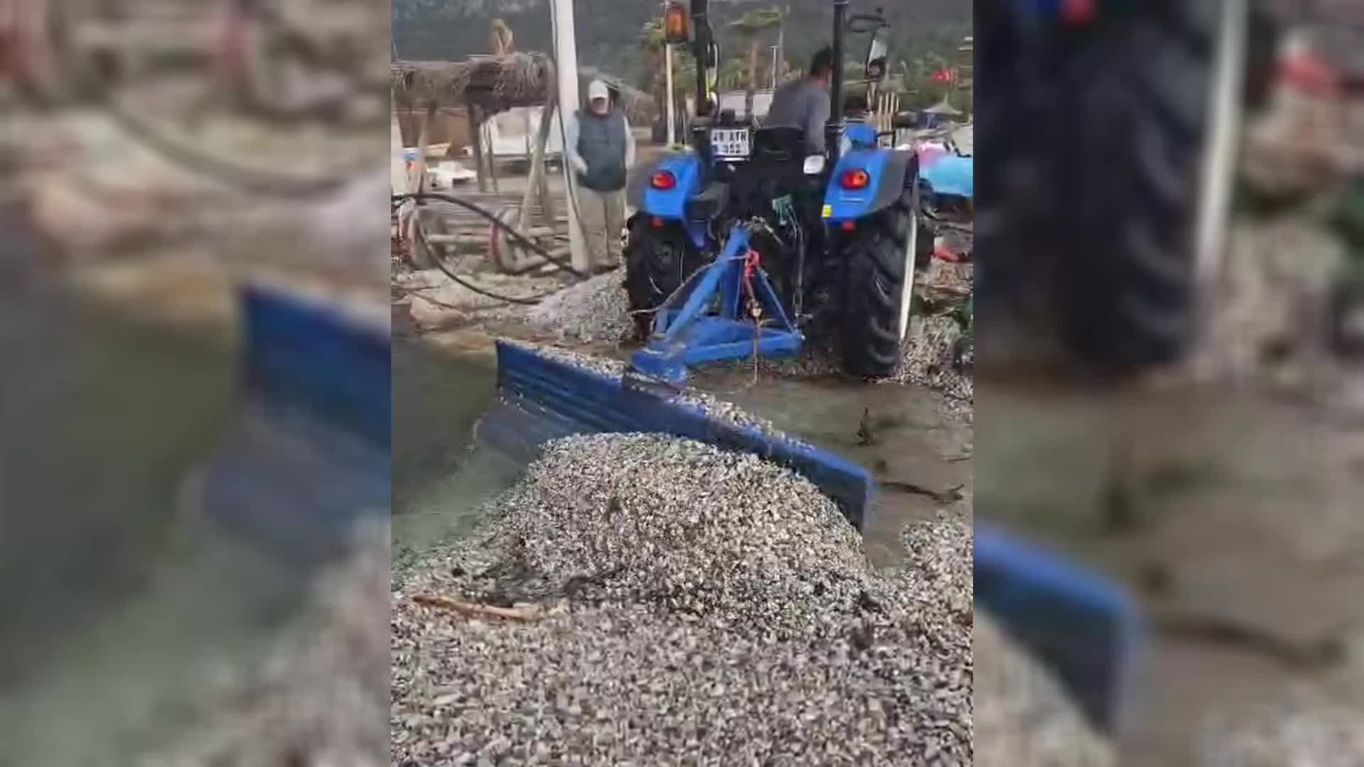 Muğla'da fırtına ve sağanak hayatı olumsuz etkiledi