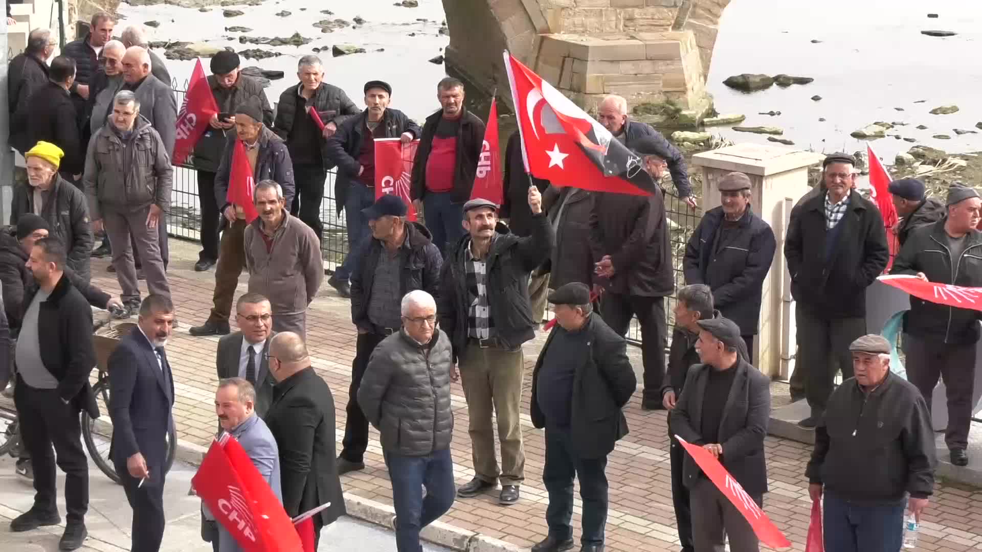 CHP İstanbul Milletvekili Enginyurt Çorum’da konuştu: "Biri çıkıyor 'Emekliler ölmüyor. Uzun yaşıyorlar' diyor"