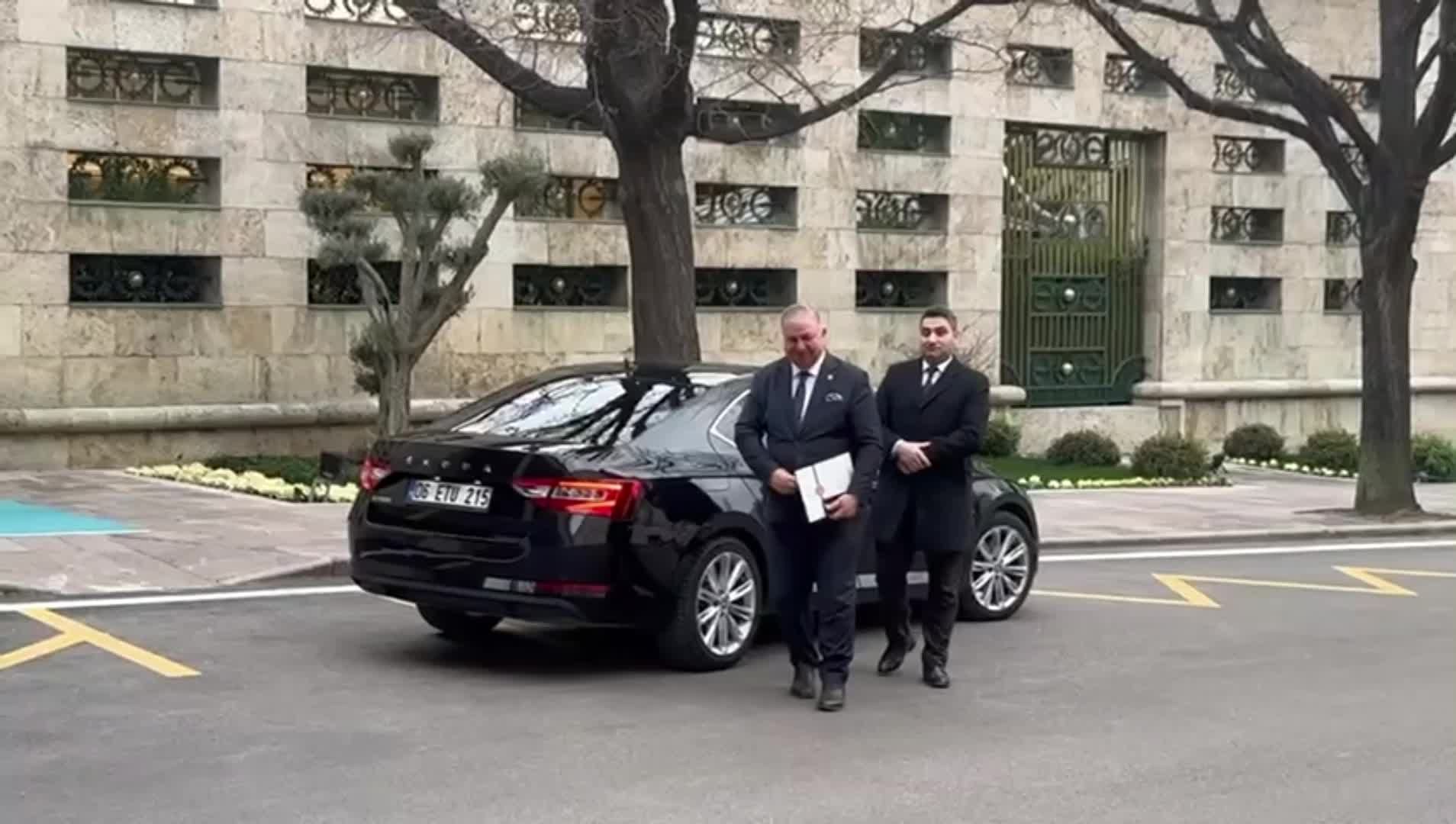 Yeniden Refah Partisi Genel Başkan Yardımcısı Doğan Bekin, TBMM Başkanı Kurtulmuş'u ziyaret etti... "Komisyon Çarşamba günü toplanacak"