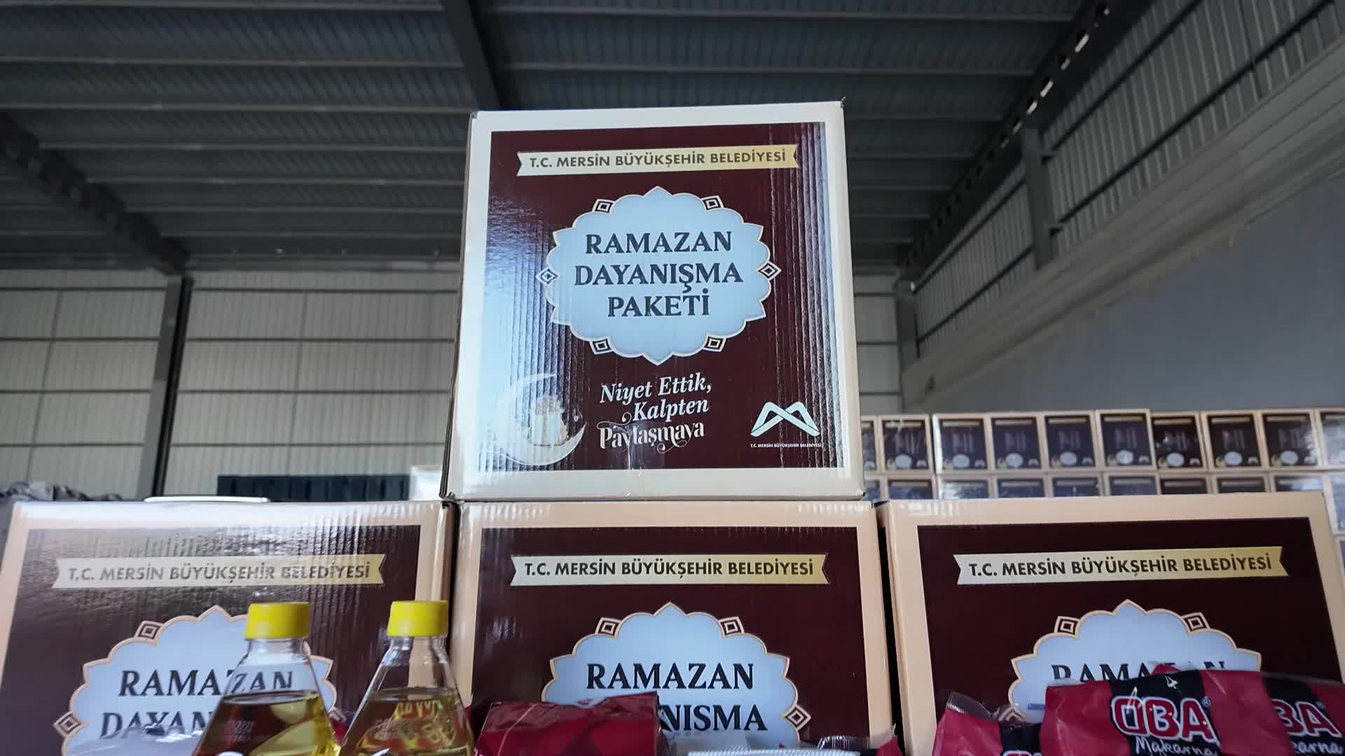 Mersin Büyükşehir Belediyesi'nin "Ramazan Dayanışma Paketi" dağıtımları başladı