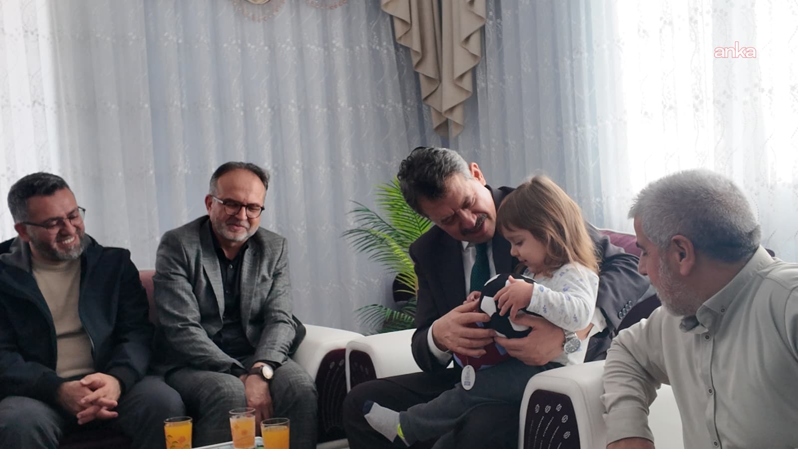 İzmir Cumhuriyet Başsavcısı Yeldan’dan, Mihriban Yılmaz’ın ailesine taziye ziyareti
