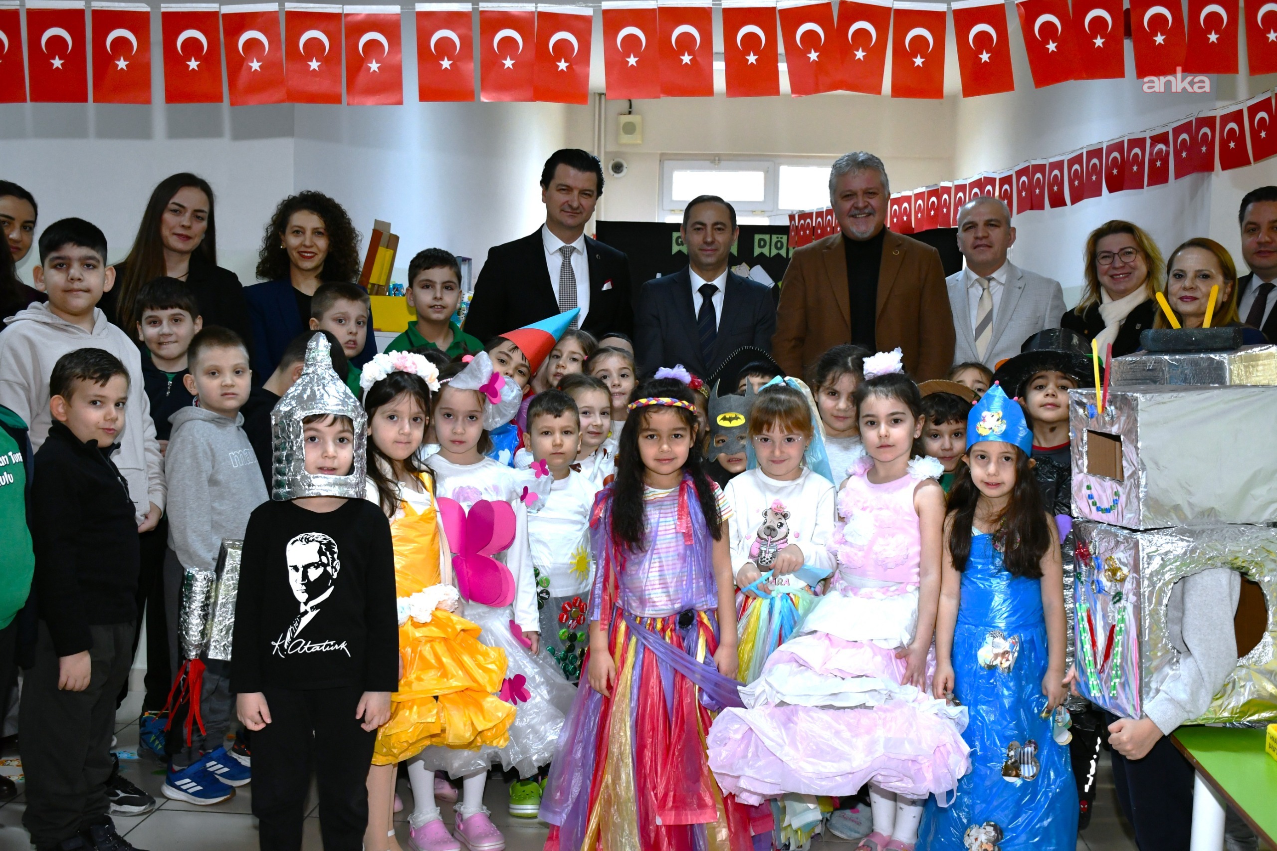 Lüleburgazlı çocuklar, “Bilgeç ve Egemen Abi” kukla gösterisiyle sıfır atık farkındalığı kazandı