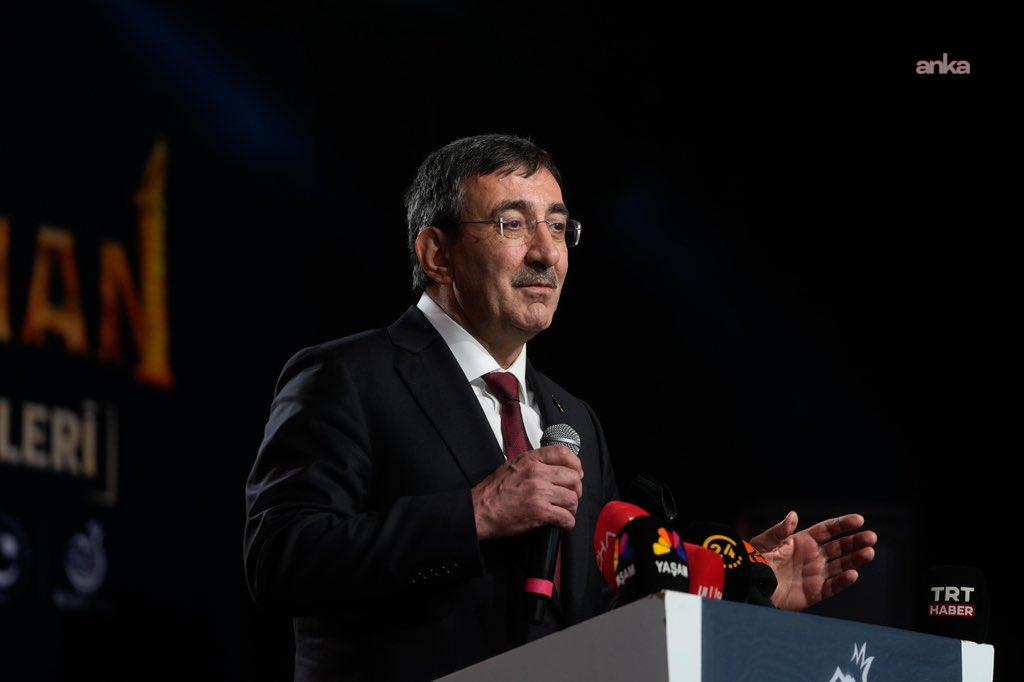 Cumhurbaşkanı Yardımcısı Yılmaz'dan Galatasaray'a tebrik mesajı