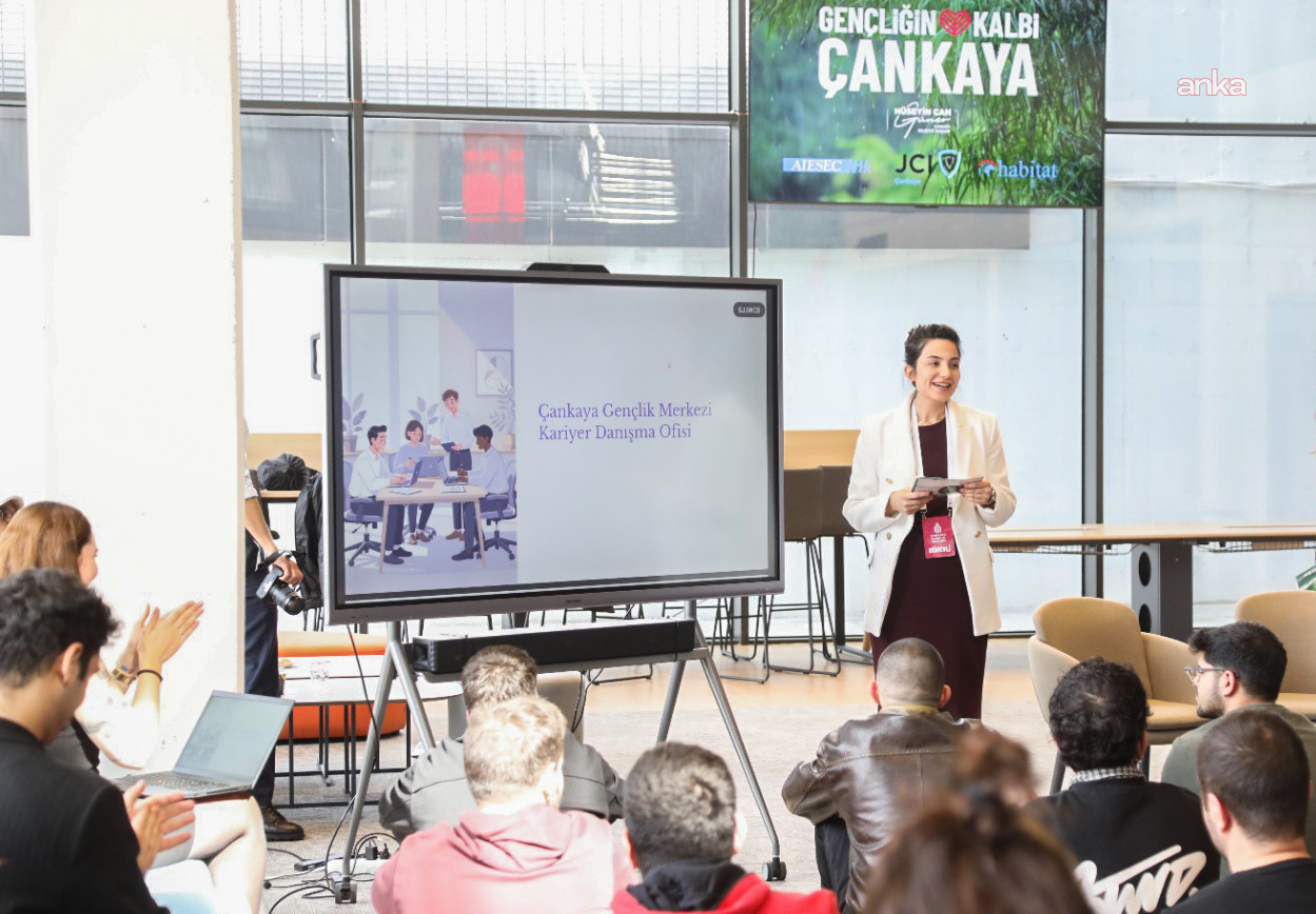 Çankaya Belediyesi'nden gençlerin kariyer yolculuğuna destek