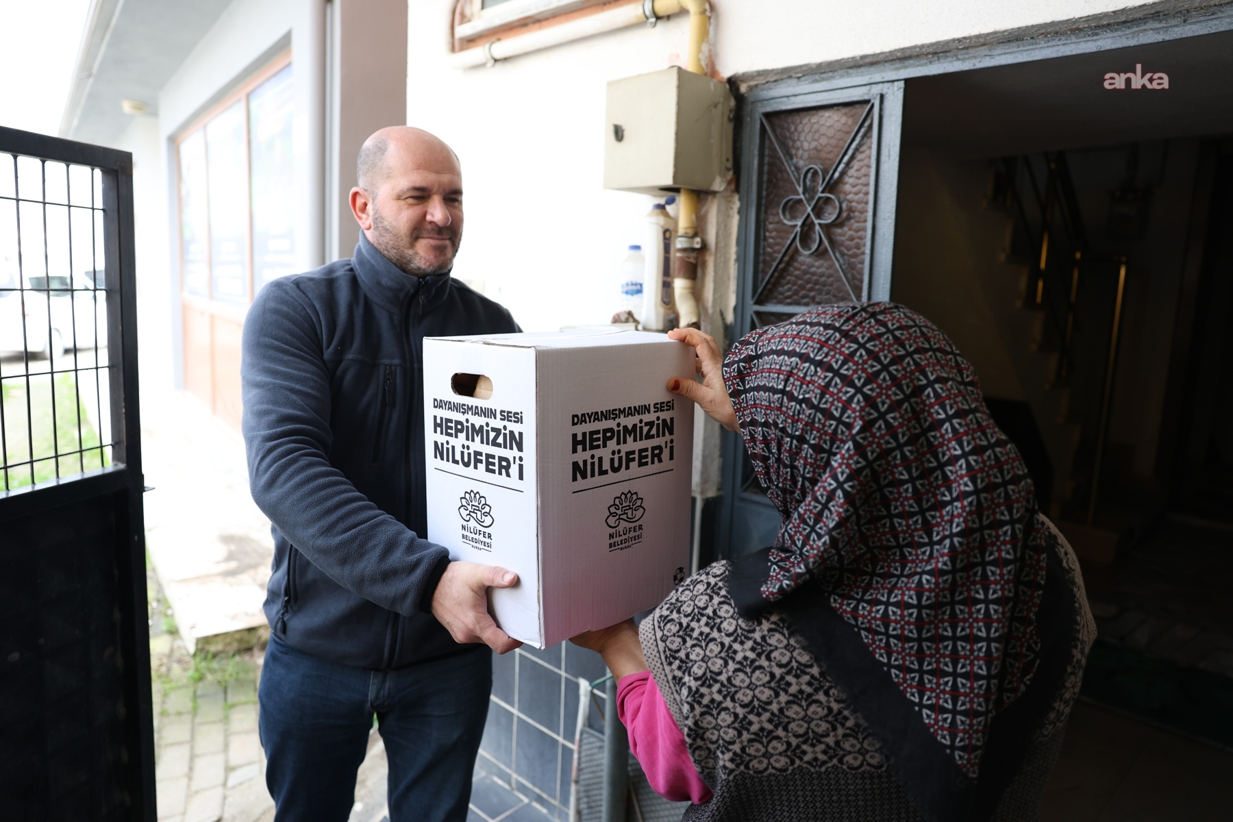 Nilüfer Belediyesi, erzak kolisi dağıtımına başladı
