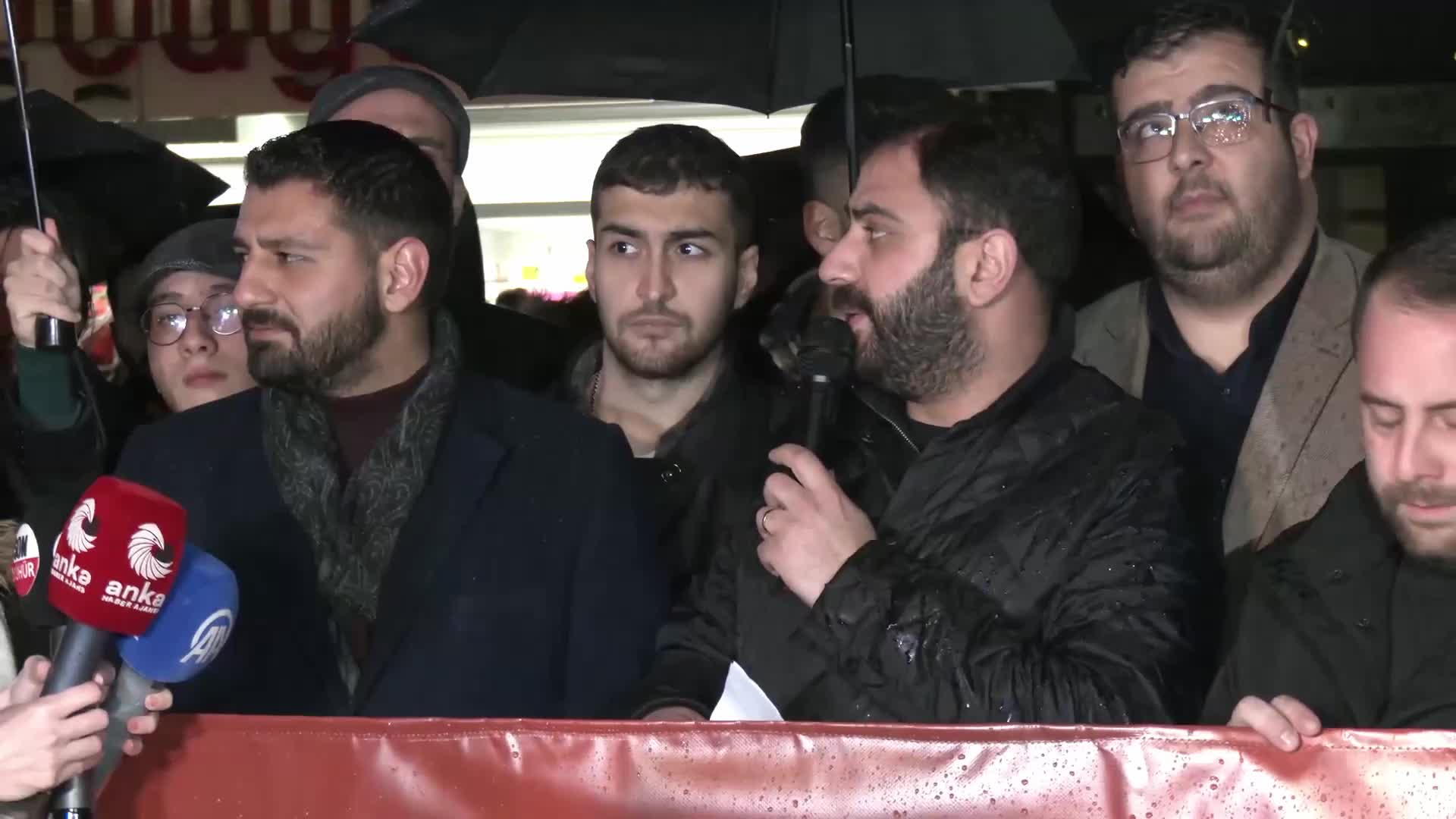 CHP Ankara Gençlik Kolları’ndan Cem Aydın’a verilen cezaya tepki: CHP’li gençlerin susması isteniyor. Siyaset yapmamamız isteniyor