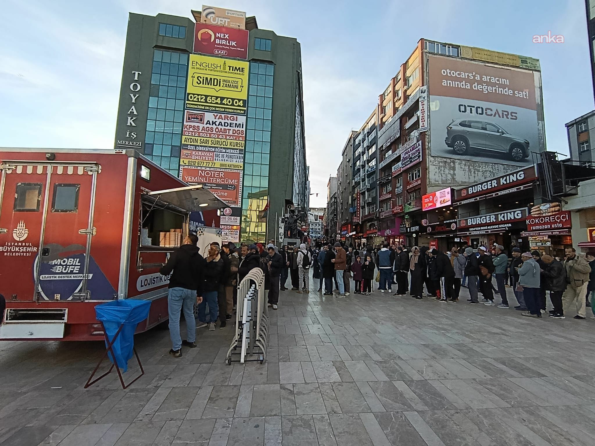 İBB İftar çadırlarına yoğun ilgi