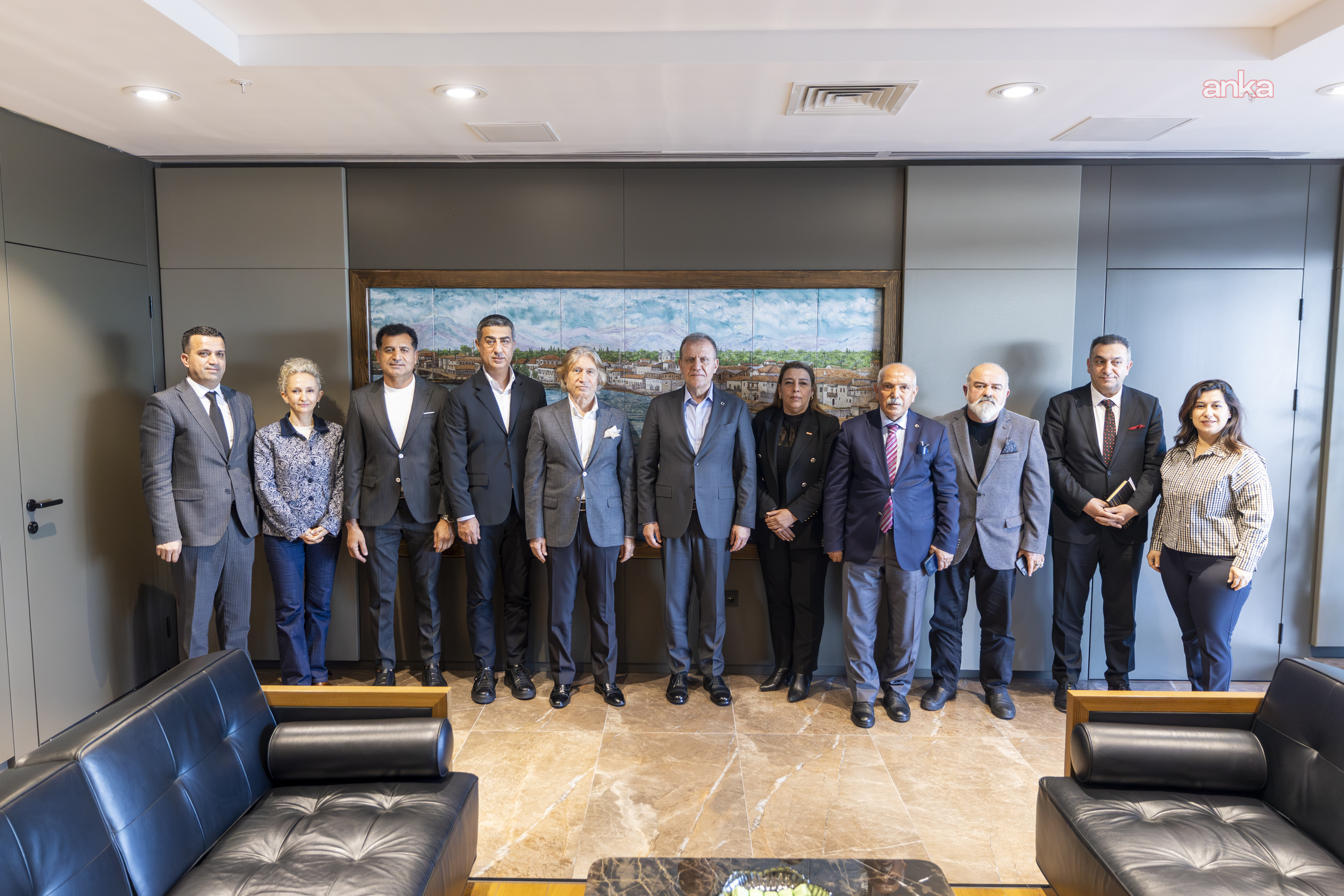 Mersin Büyükşehir Belediye Başkanı Seçer, EMITT katılımcı heyeti ile bir araya geldi: Son derece etkili ve çok sayıda ziyaretçi alan bir stant  oldu