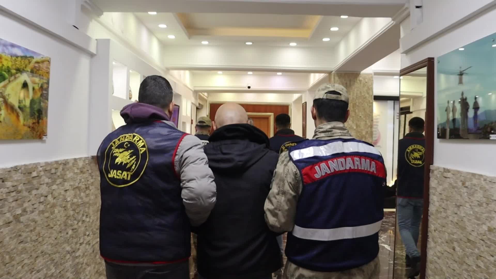 Tunceli'de haklarında kesinleşmiş hapis cezası bulunan 3 kişi yakalandı