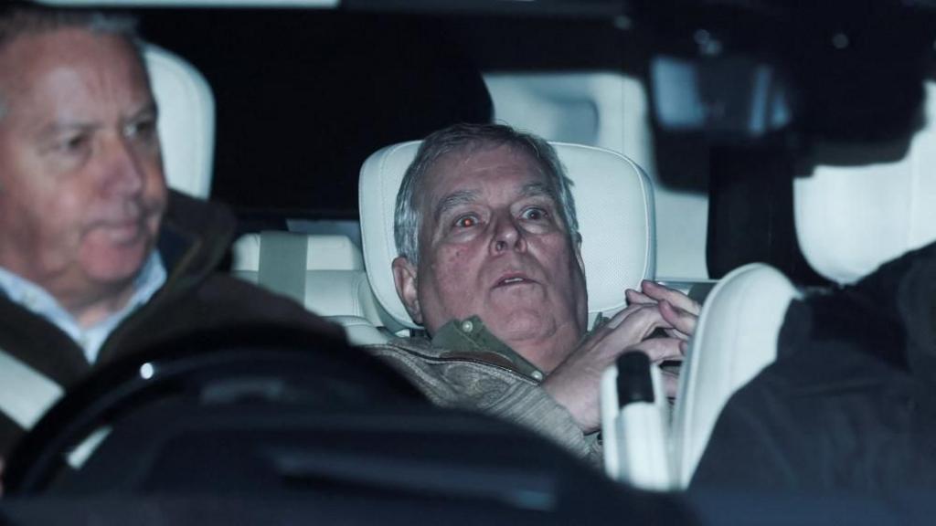 İngiltere Kralı III. Charles’ın kardeşi Andrew serbest bırakıldı ancak soruşturma sürüyor