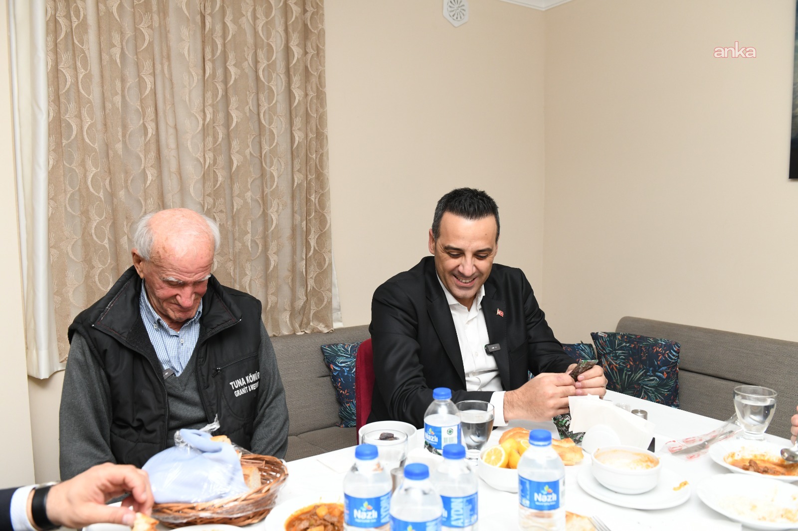 Çiğli Belediye Başkanı Yıldız'dan 81 yaşındaki Sabri Yıldırım'a ramazan ziyareti