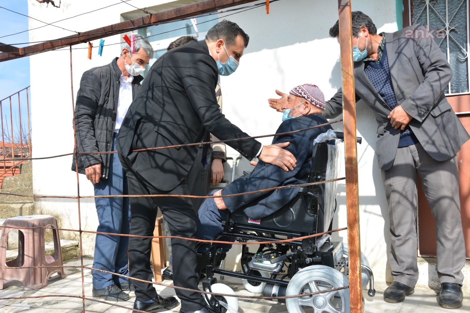 BABADAĞ BELEDİYESİ'NDEN ENGELLİLERE TEKERLEKLİ SANDALYE DESTEĞİ