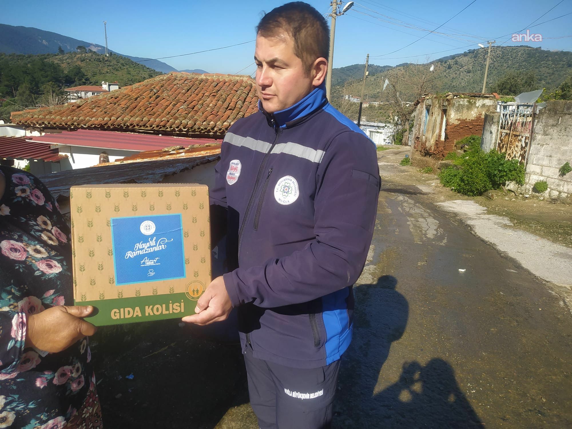 Muğla Büyükşehir Belediyesi'nden ihtiyaç sahiplerine ramazan kolisi desteği