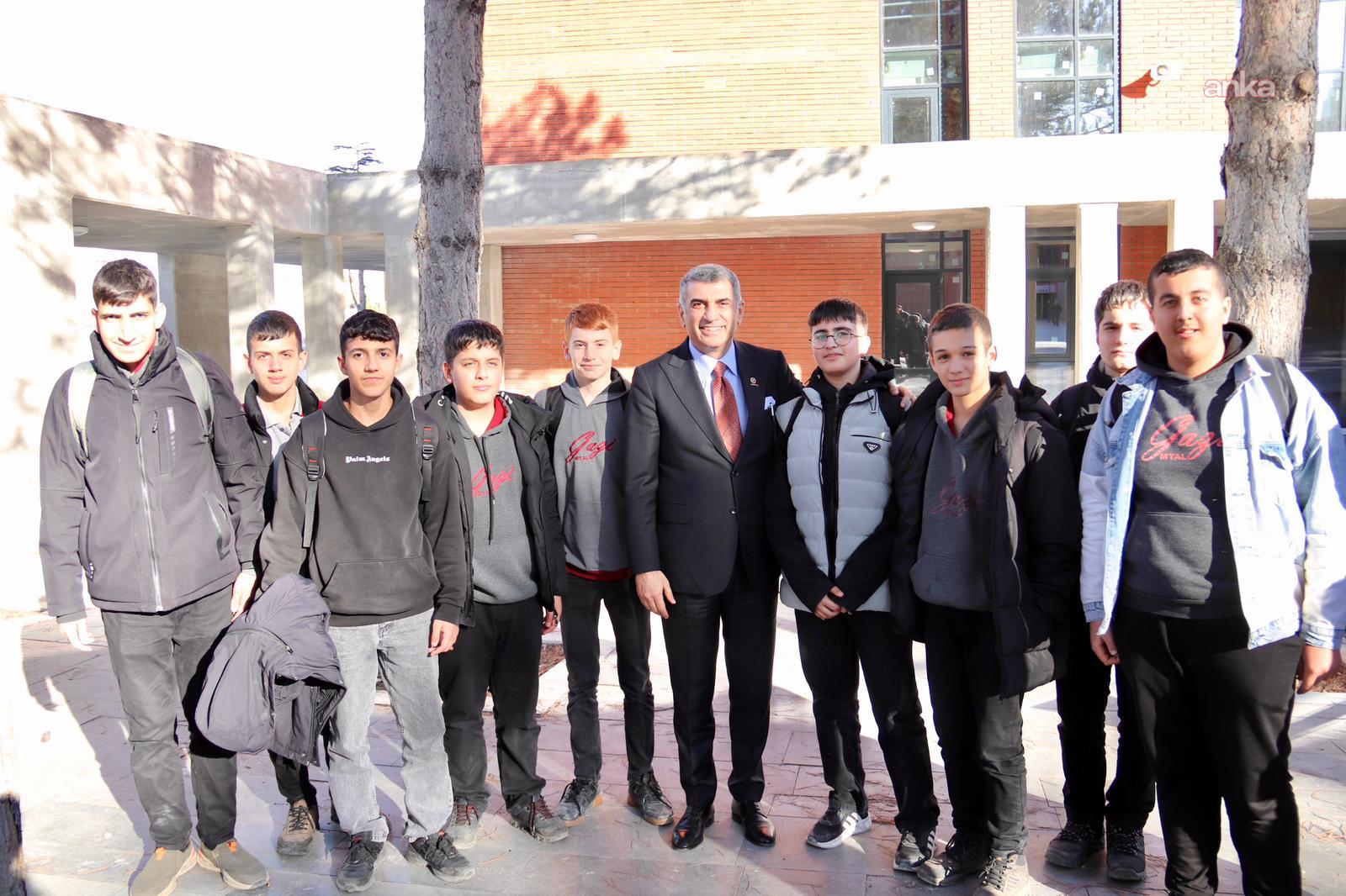 CHP'li Gürsel Erol, Gazi Mesleki ve Teknik Anadolu Lisesi’ni ziyaret etti