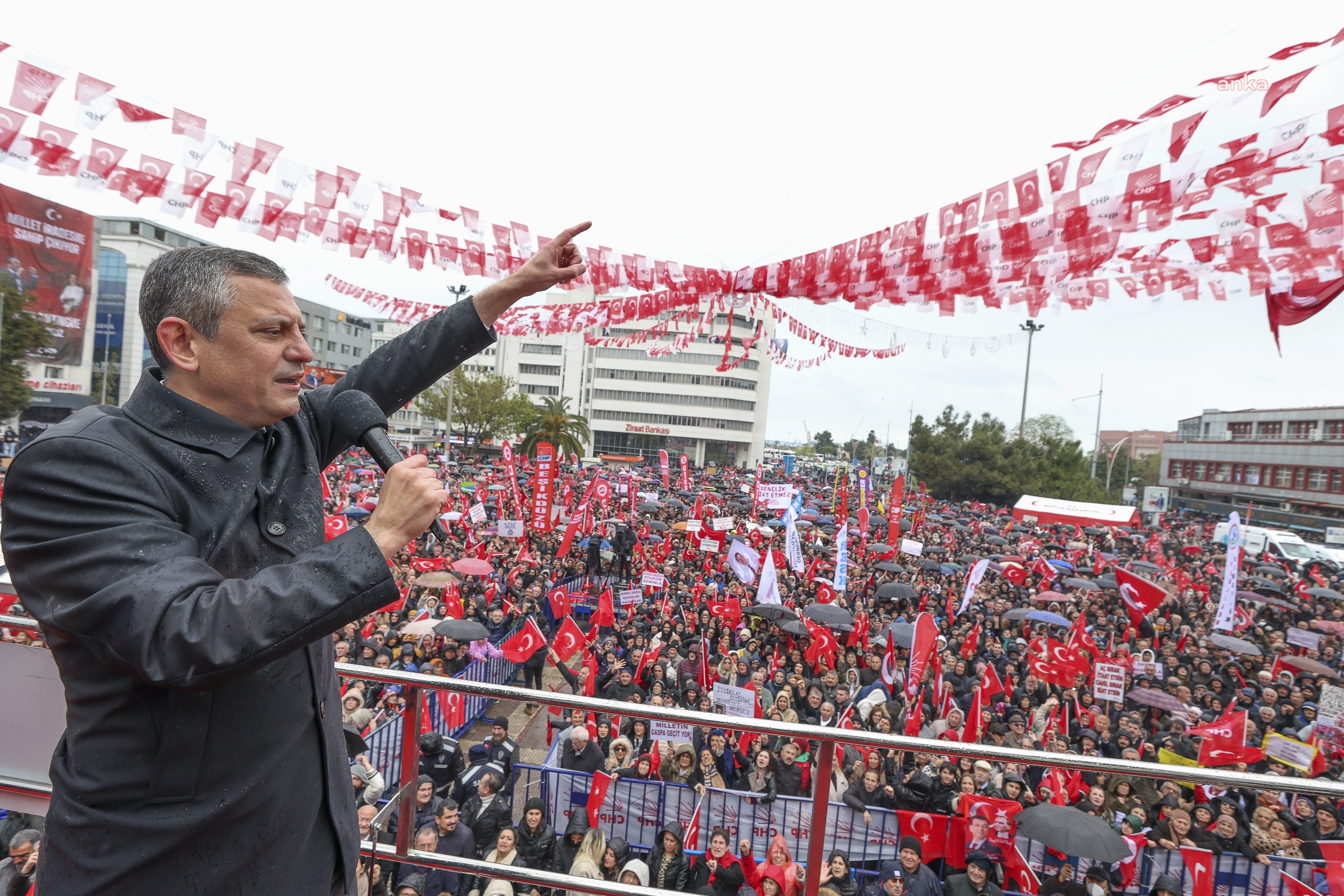 Özgür Özel’den Kocaeli mitinge çağrı: Biliyoruz, kolay olmayacak. Ama hakkımızı söke söke alacağız