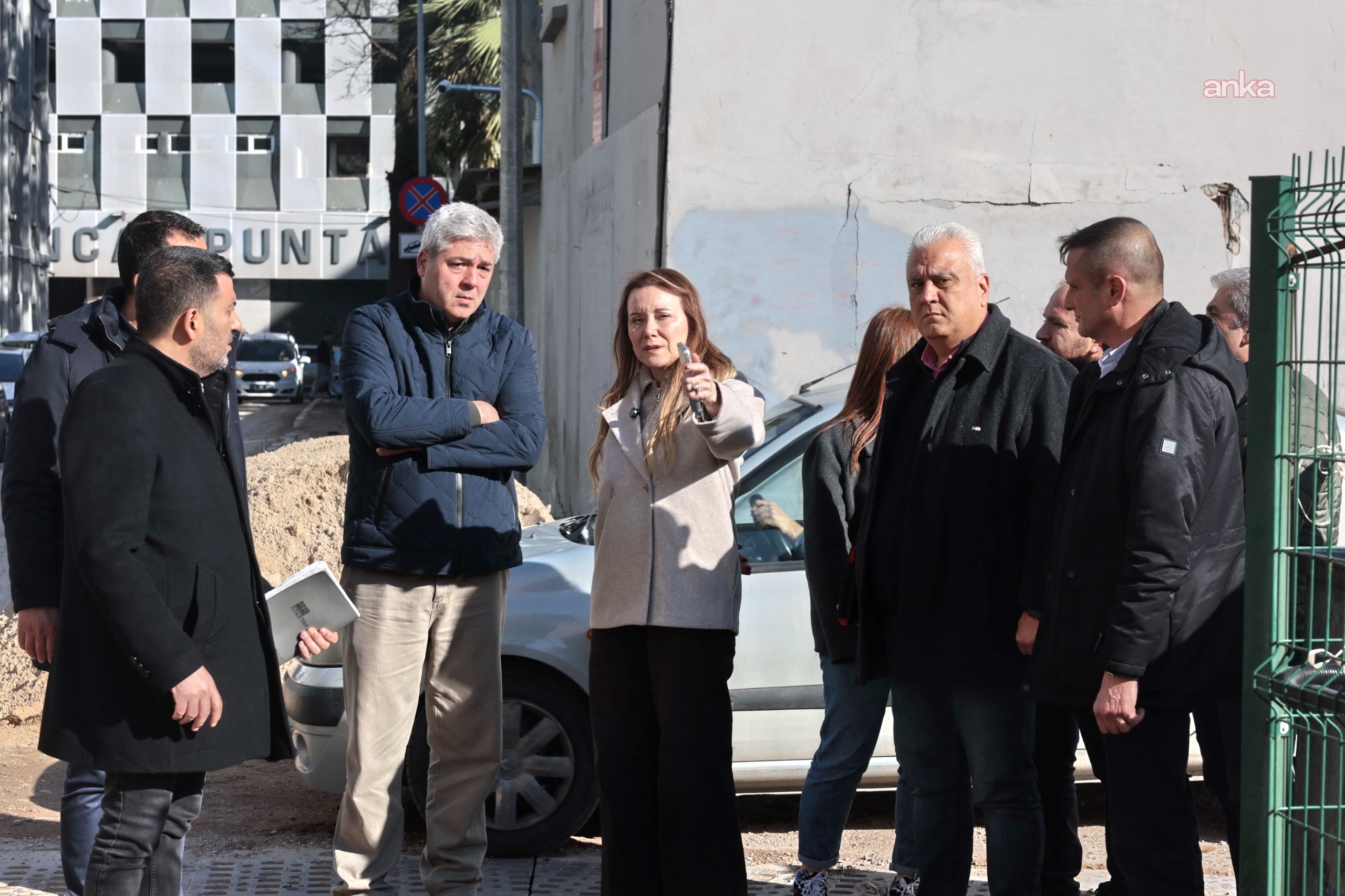 Konak Belediyesi’nden Alsancak’ta üst yapı çalışması