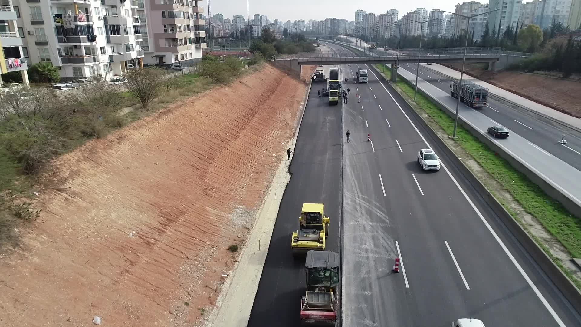 ADANA BÜYÜKŞEHİR'DEN ALTYAPI VE ASFALTLAMA ÇALIŞMASI