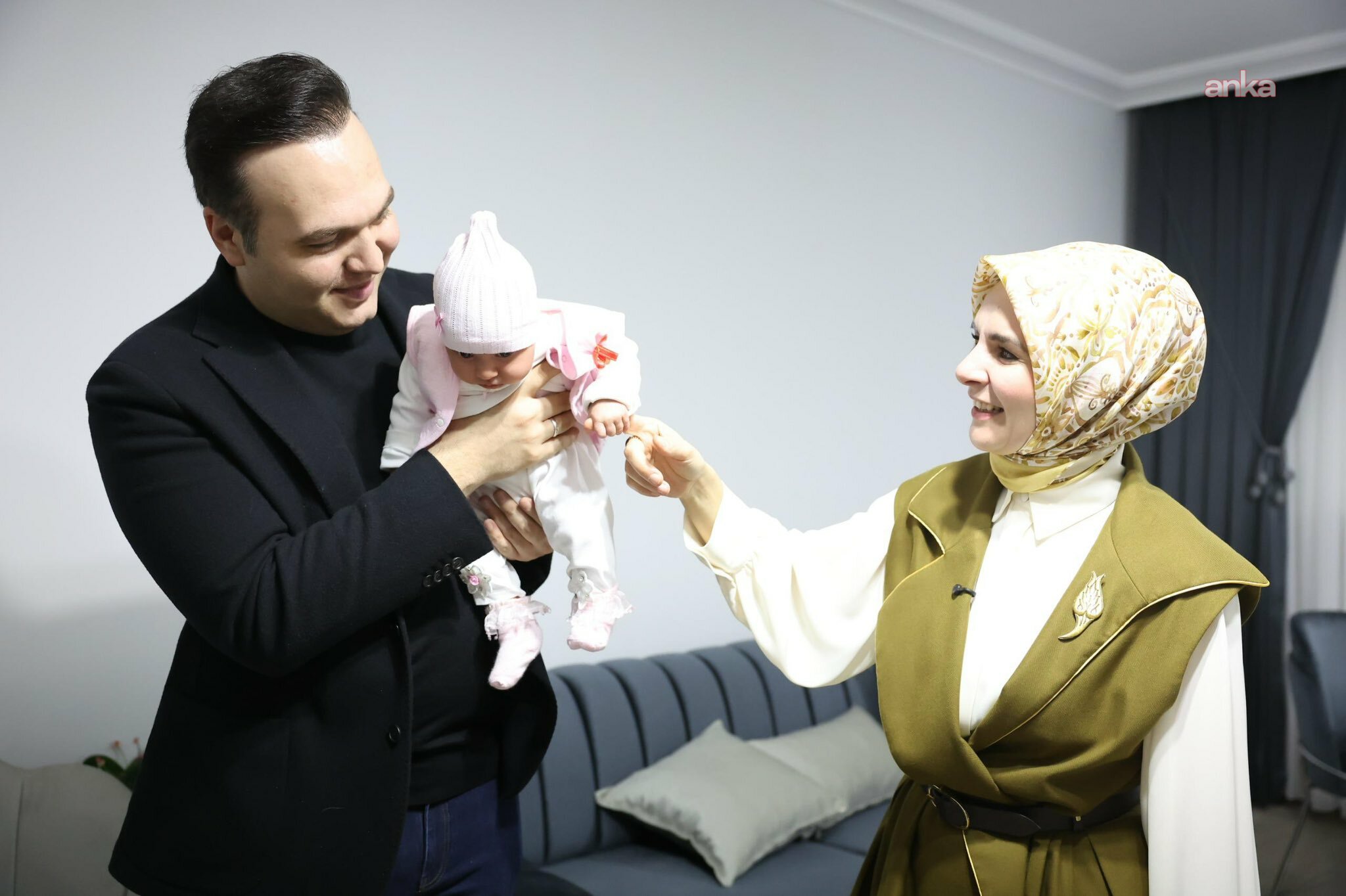 Bakan Göktaş, iftarını Muzaffer-Melike Aktaş çiftinin evinde yaptı