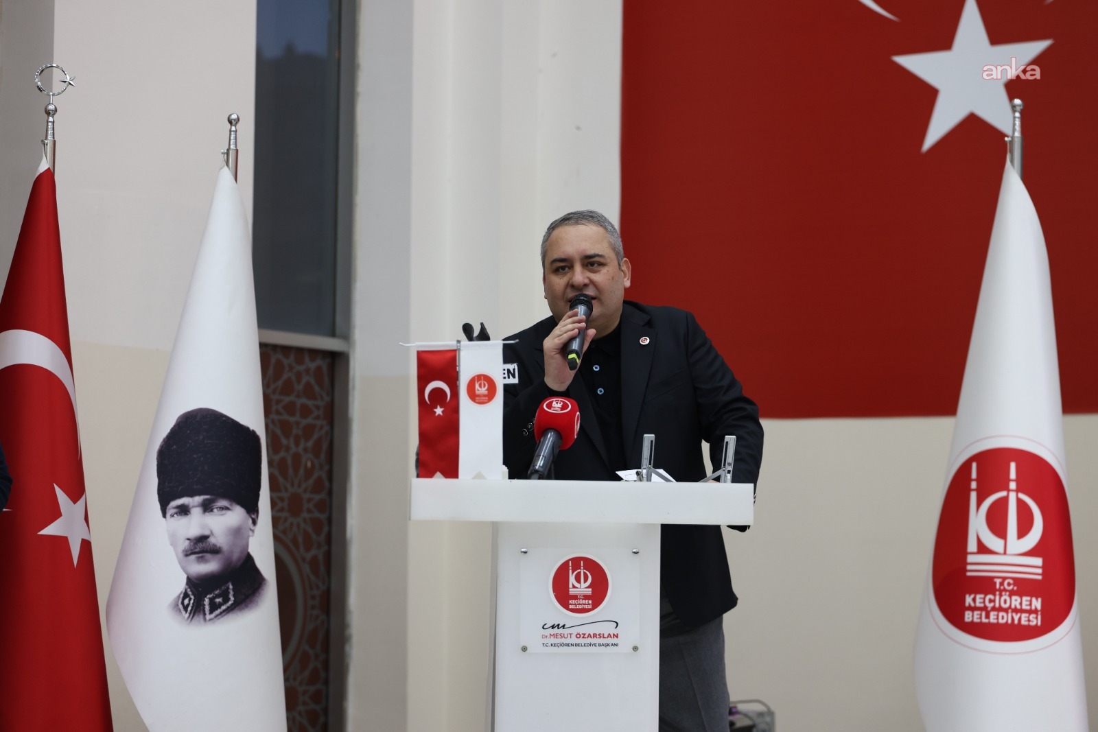 Keçiören Belediye Başkanı Özarslan, özel gereksinimli bireyler ve sporcularla iftar yaptı
