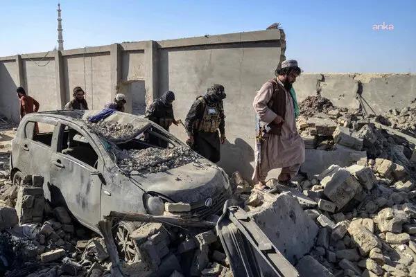 Pakistan-Afganistan gerilimi... Pakistan, Afganistan'la sınır bölgesine hava saldırısı düzenledi, Afganistan da "gereken yanıtı" vereceğine söz verdi