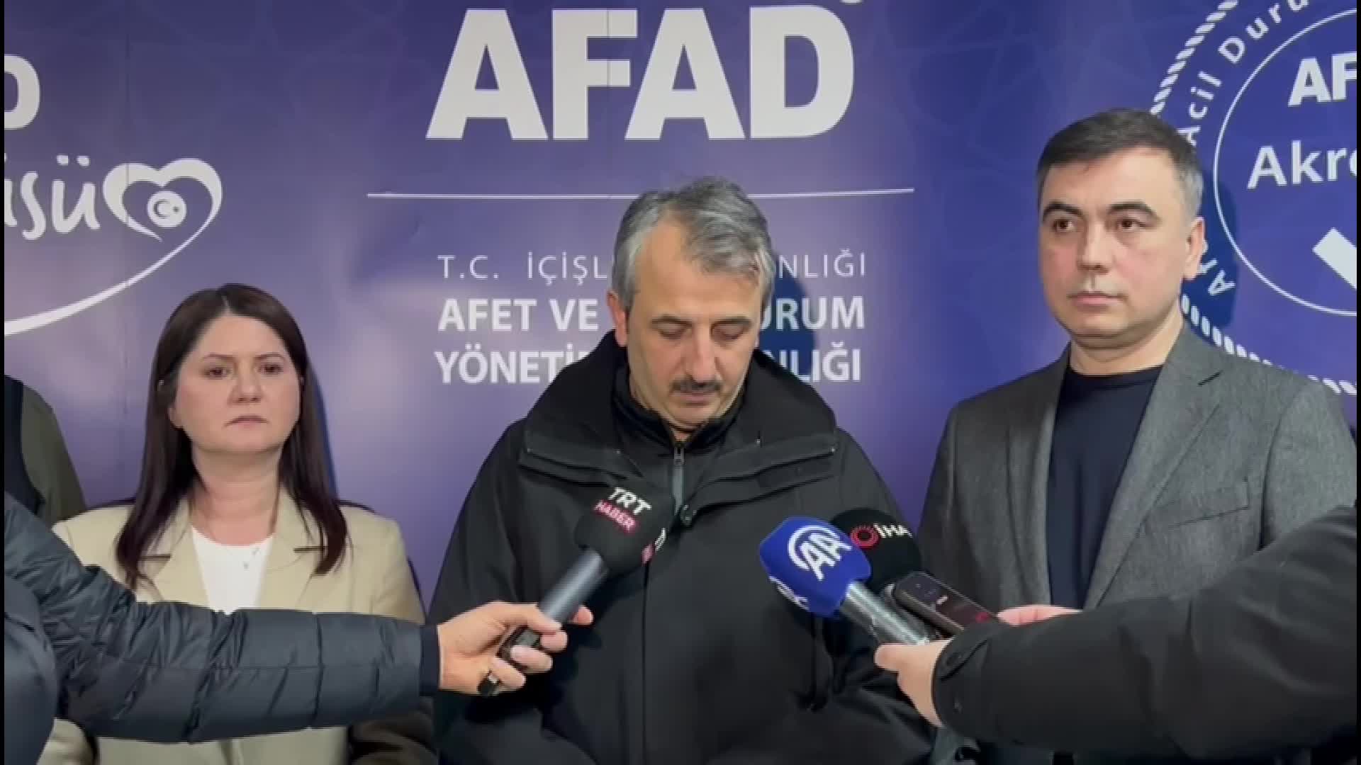 Edirne'de Tunca Köprüsü taşkın riski nedeniyle trafiğe kapatıldı