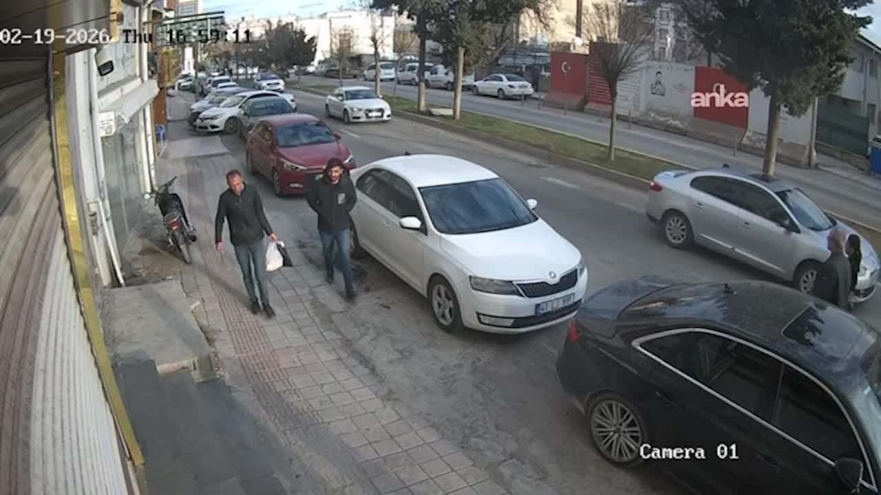 Mardin'de otomobilin çarptığı öğretmen yaralandı