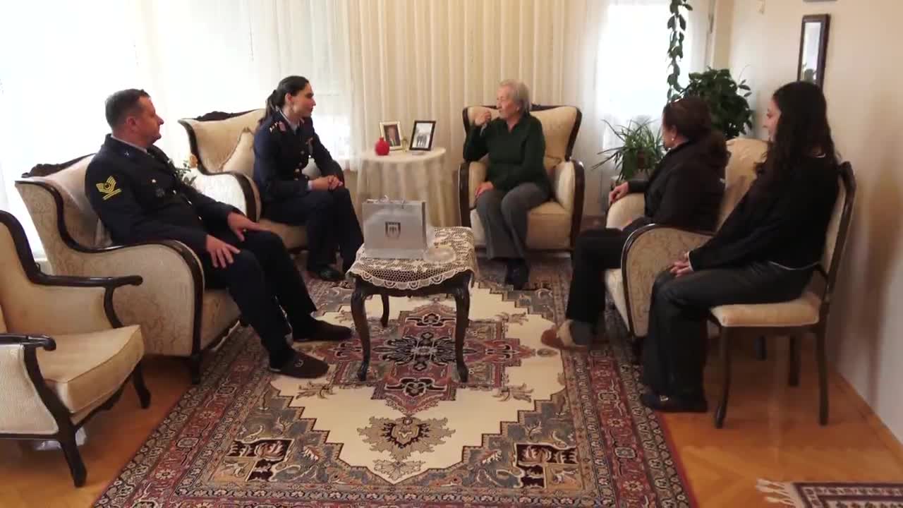 MSB: "Ankaralı Hatice Güner'in ördüğü 195 boyunluk kış şartlarında görev yapan askerlere ulaştırıldı"