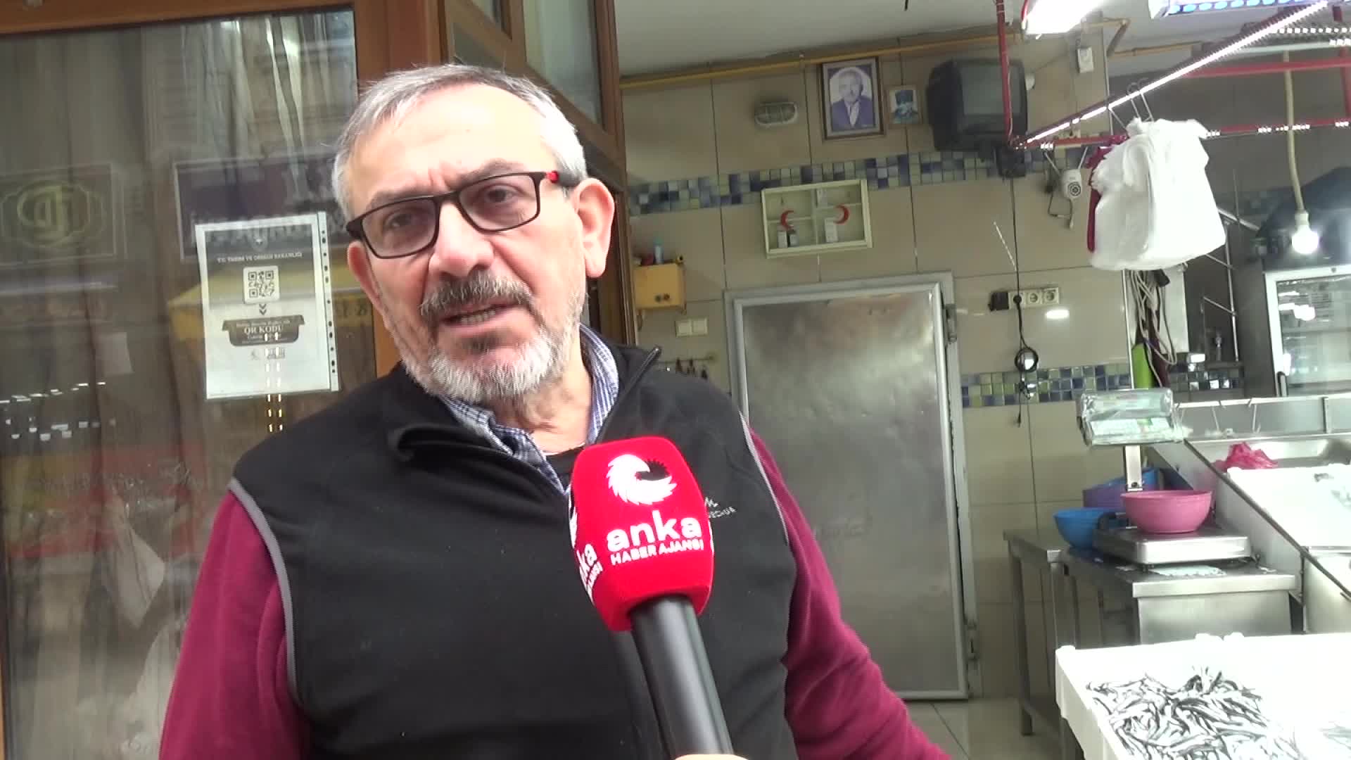 Sinoplu balıkçılar: Kıyma pahalı, balık yiyin