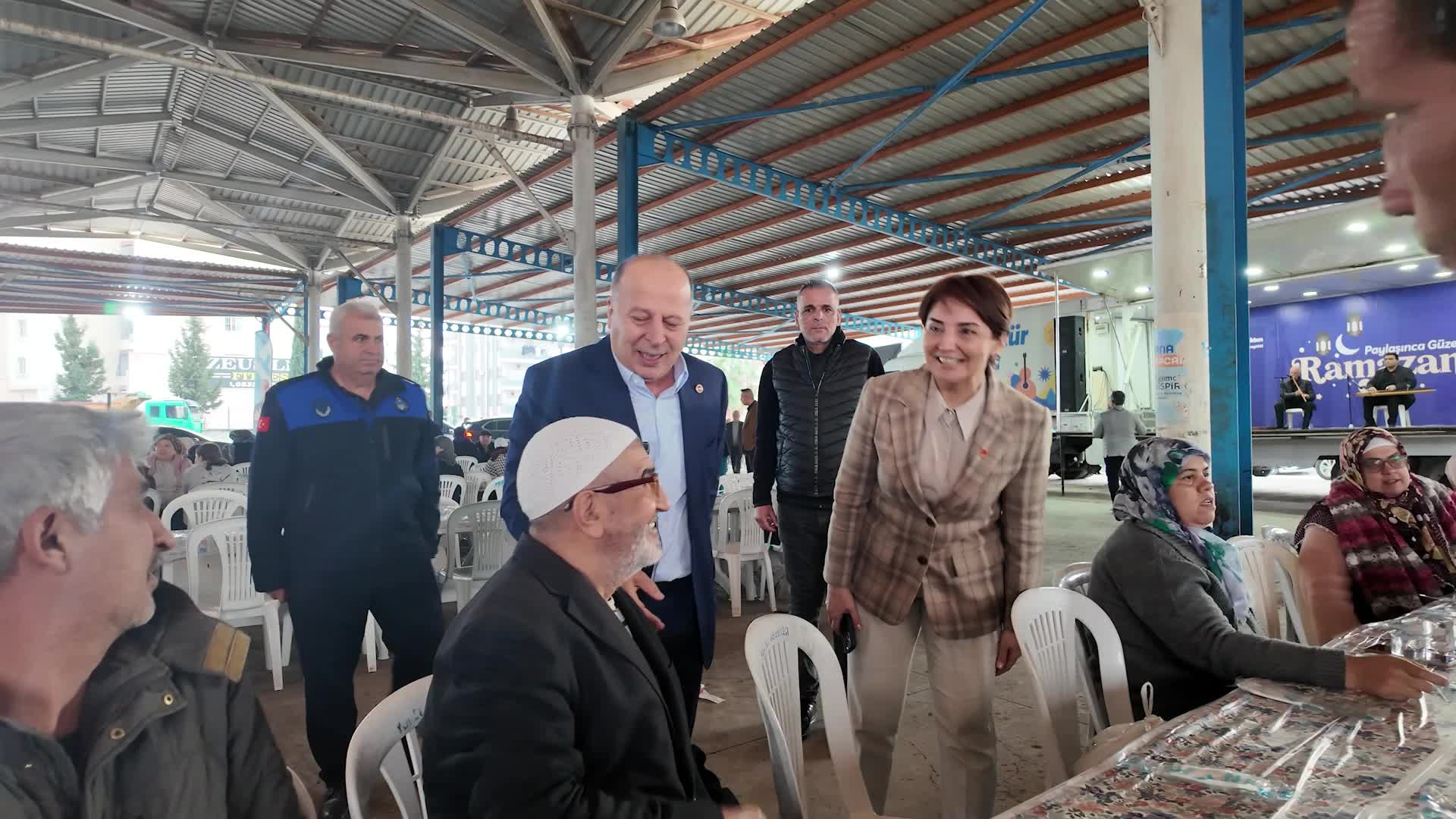 Yüreğir Belediyesi'nden Serinevler'de iftar programı