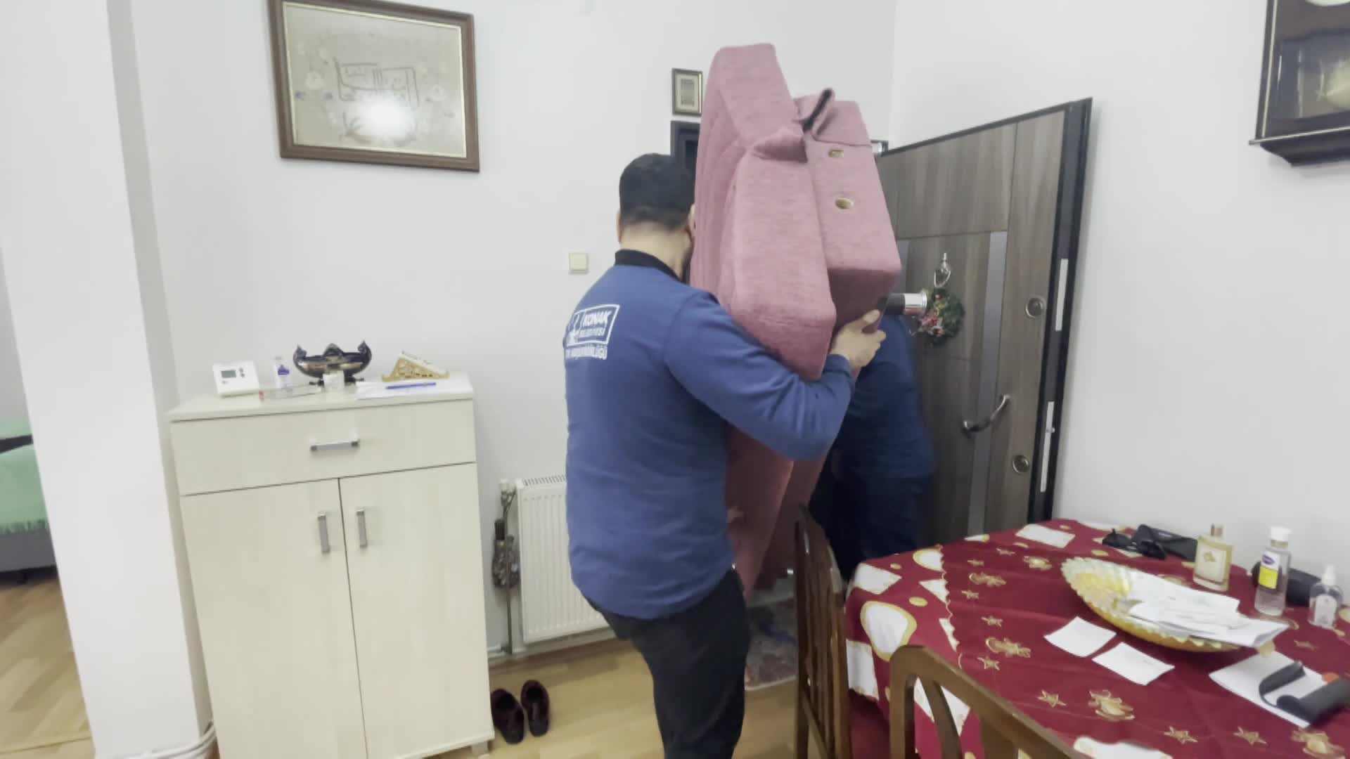 Konak’ta eşya dayanışması: Bağışlar ihtiyaç sahiplerine ulaştırılıyor