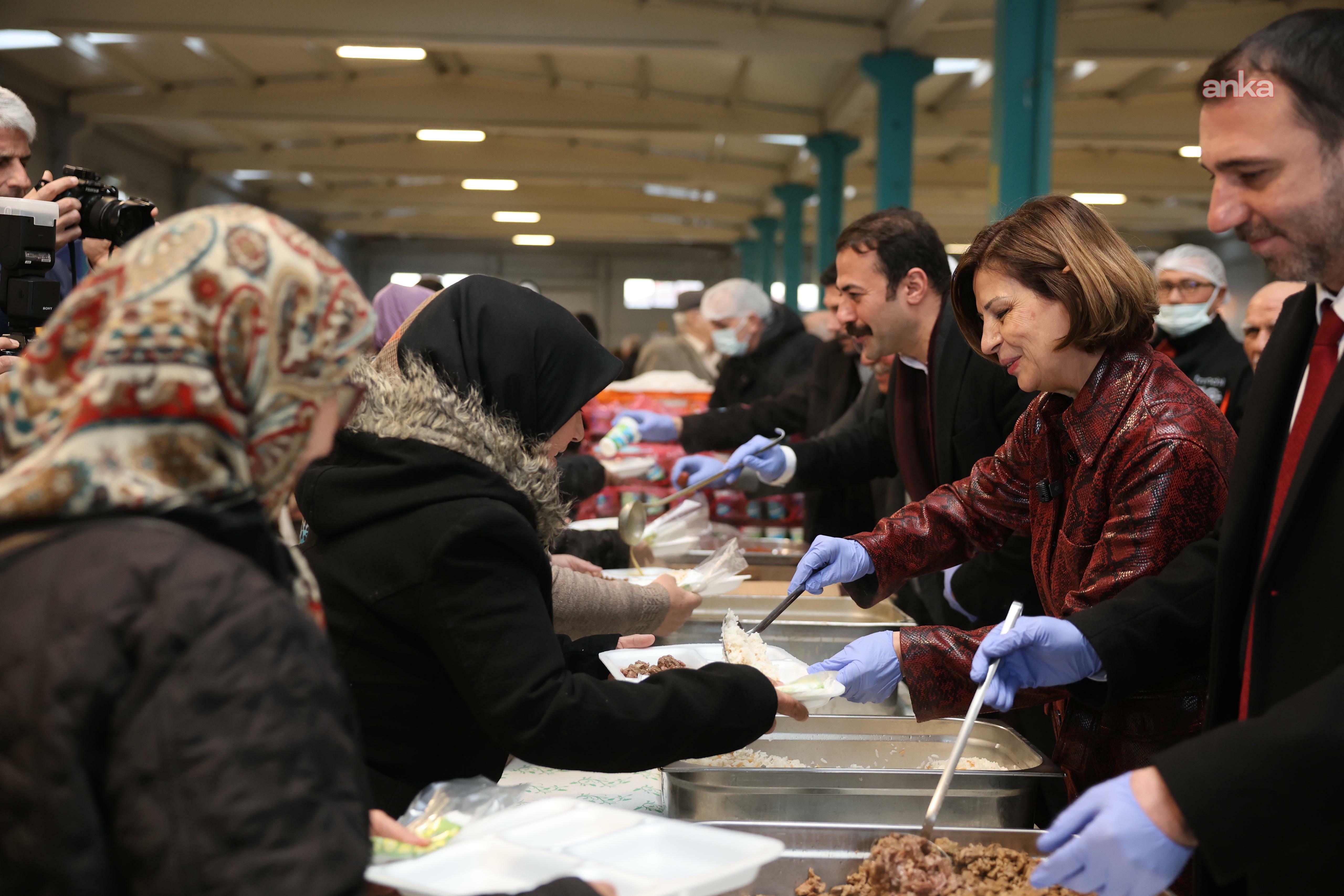 Eskişehir Büyükşehir Belediyesi, Beylikova'da iftar programı düzenledi