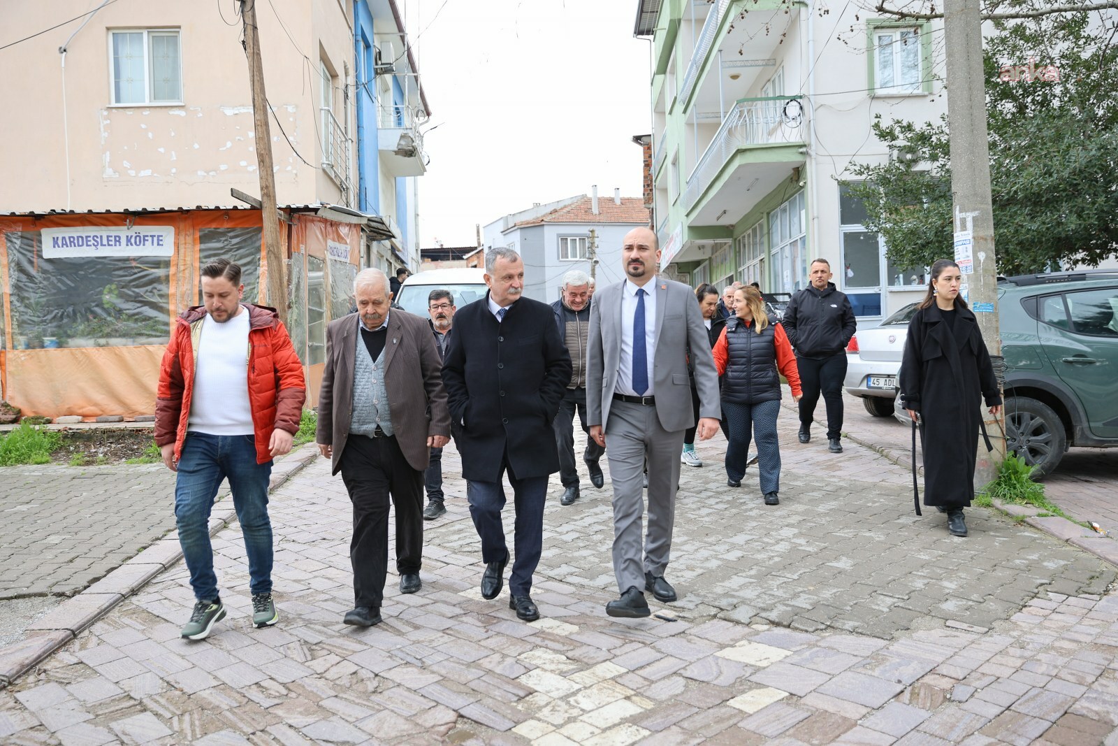 Yunusemre Belediye Başkanı Balaban, Üçpınar Mahallesi’nde saha incelemesi yaptı