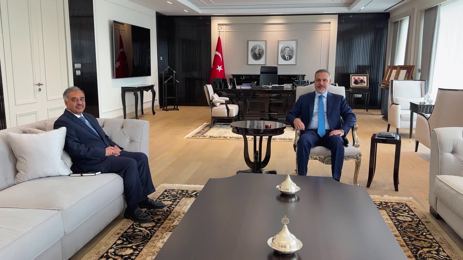 Bakan Fidan, D-8 Genel Sekreteri Mahmood'u kabul etti